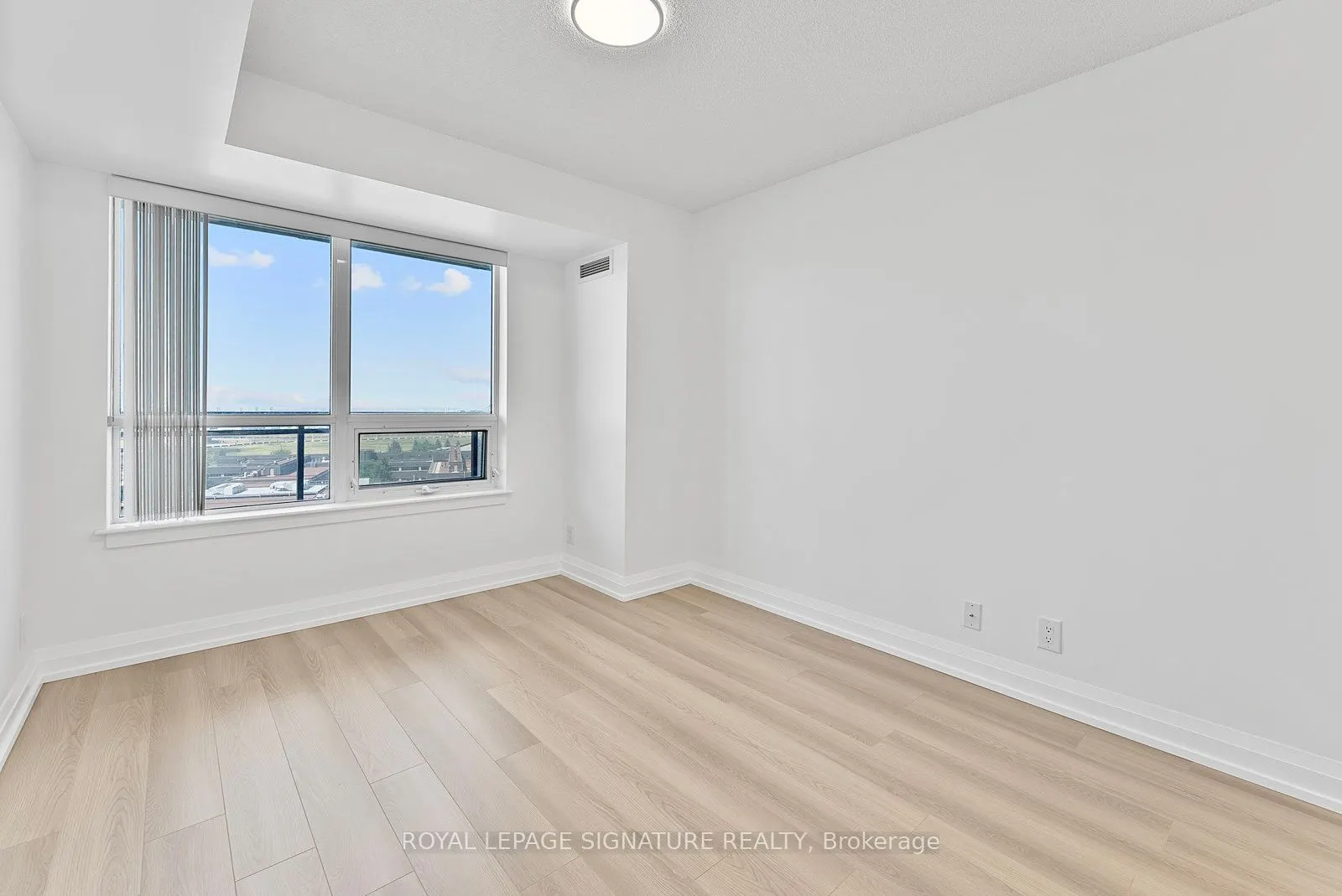 55 De Boers Drive, #1109