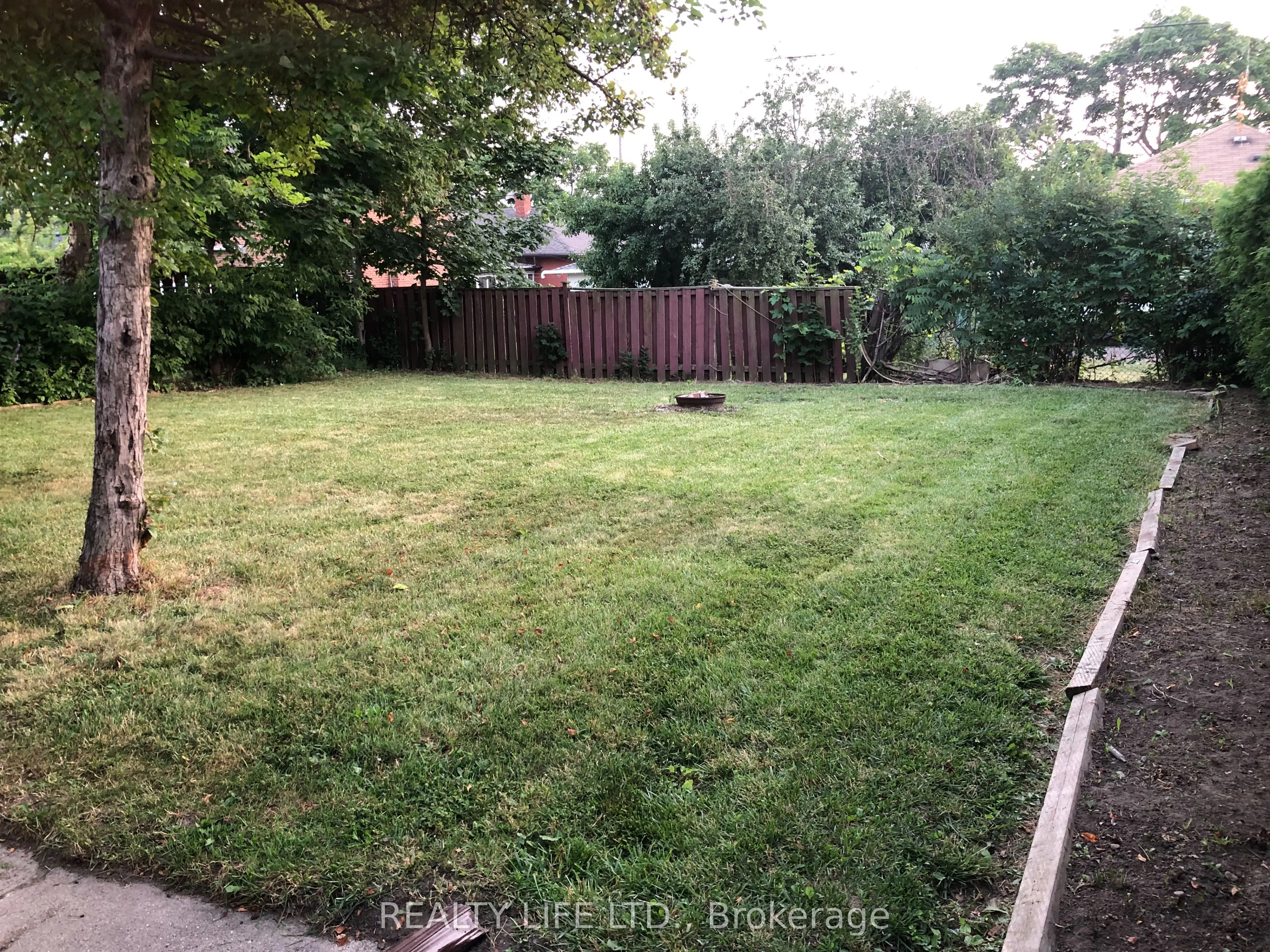 54 Garside Crescent