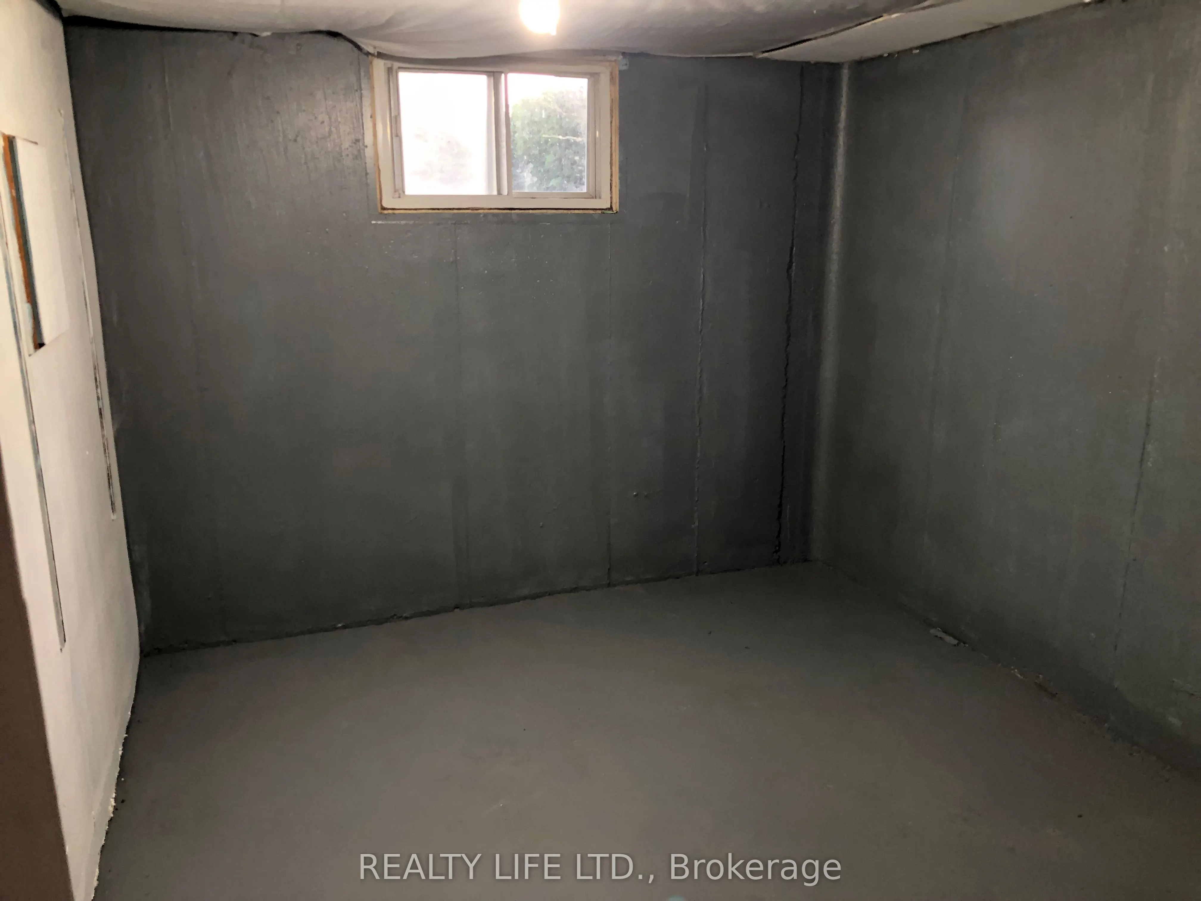 54 Garside Crescent