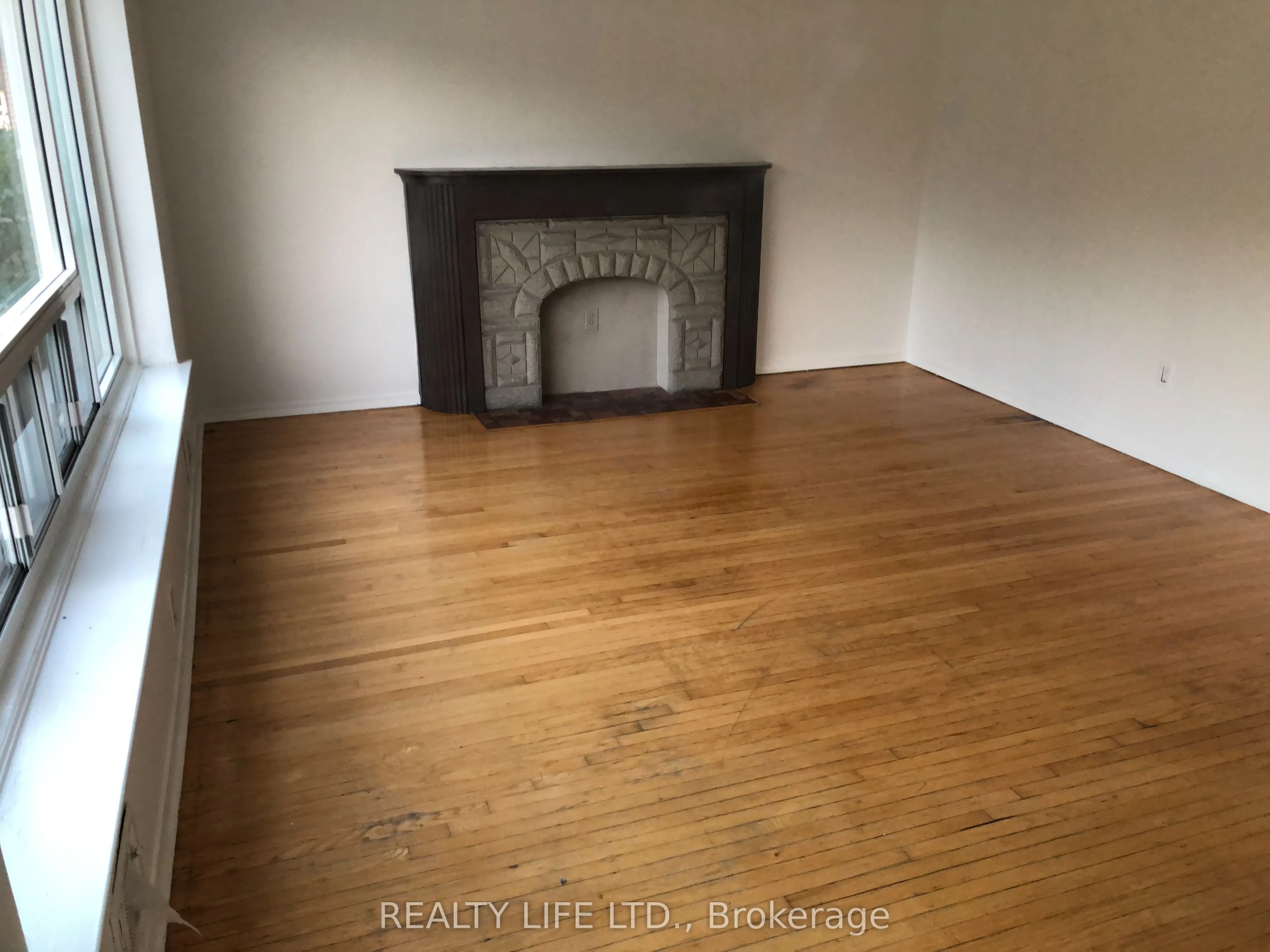 54 Garside Crescent