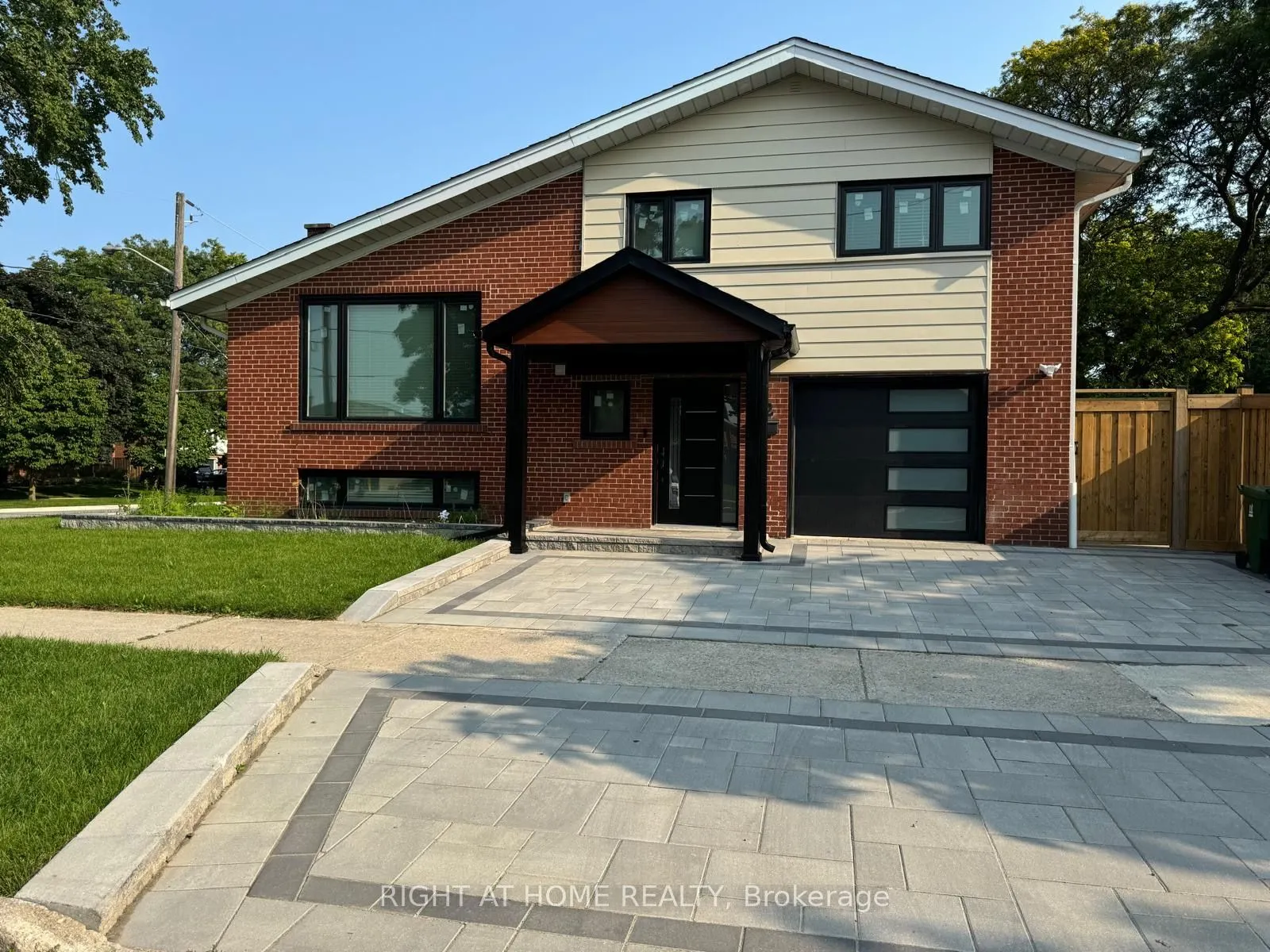 52 Sedgebrook Crescent