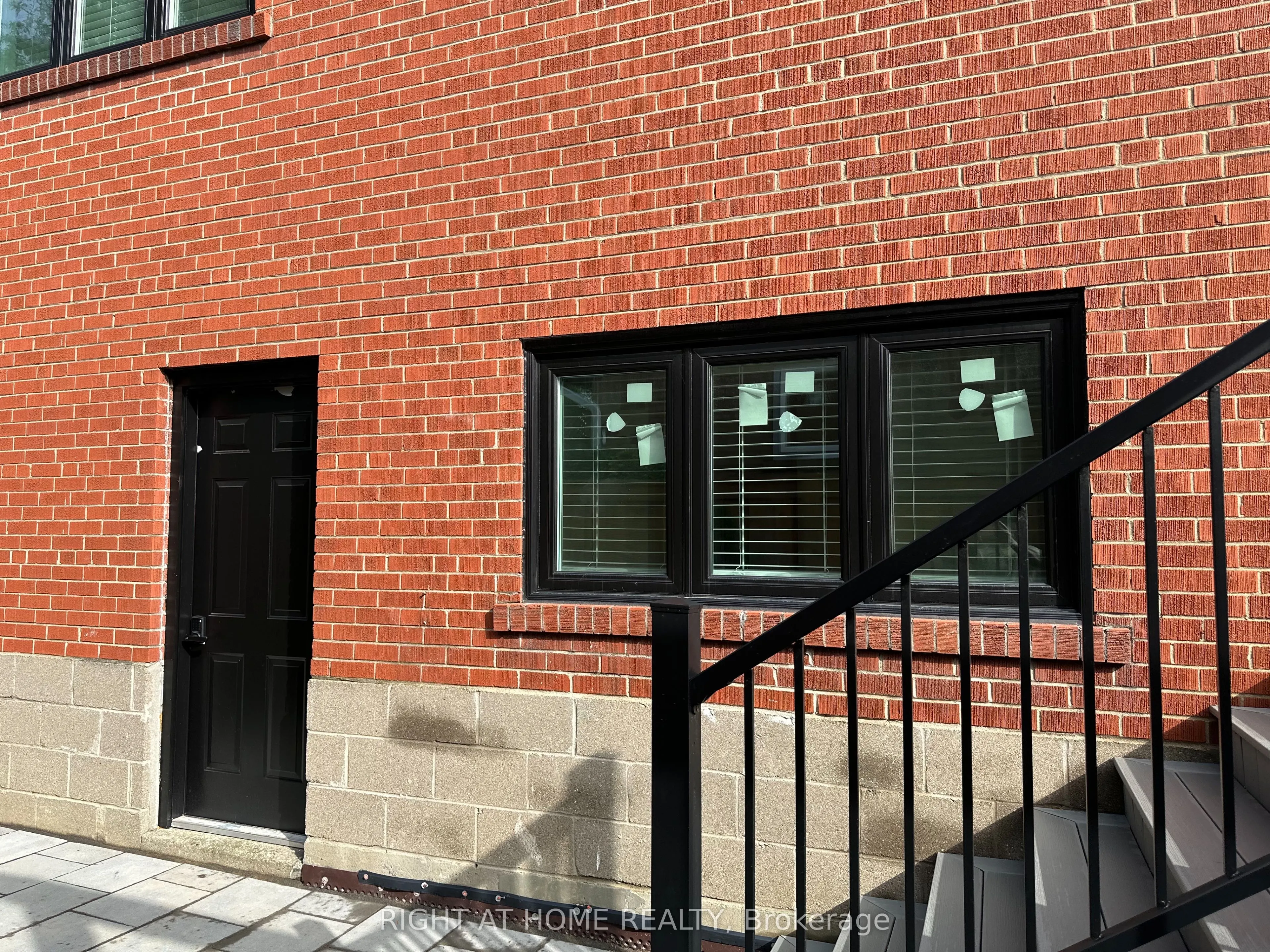 52 Sedgebrook Crescent