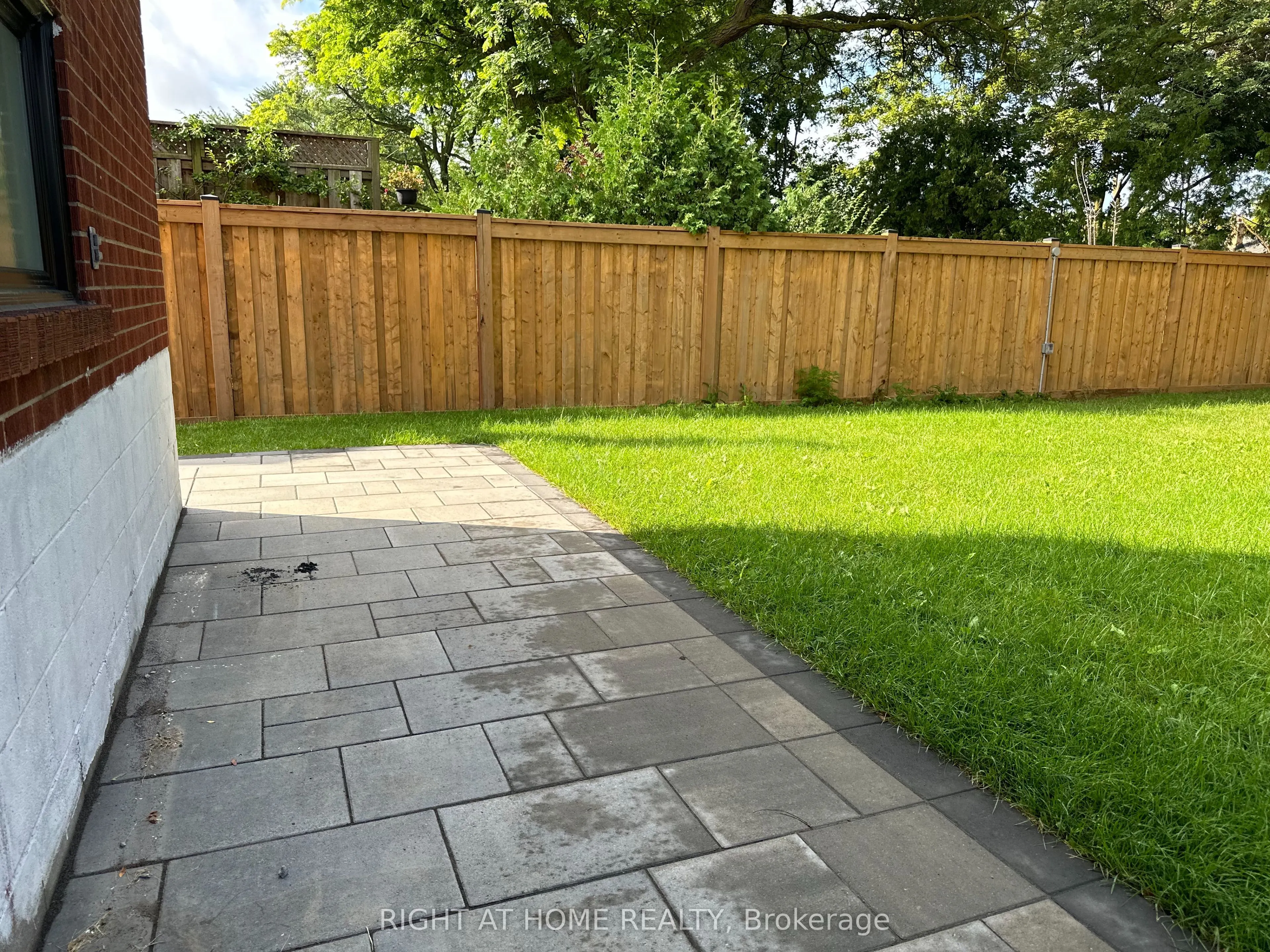 52 Sedgebrook Crescent