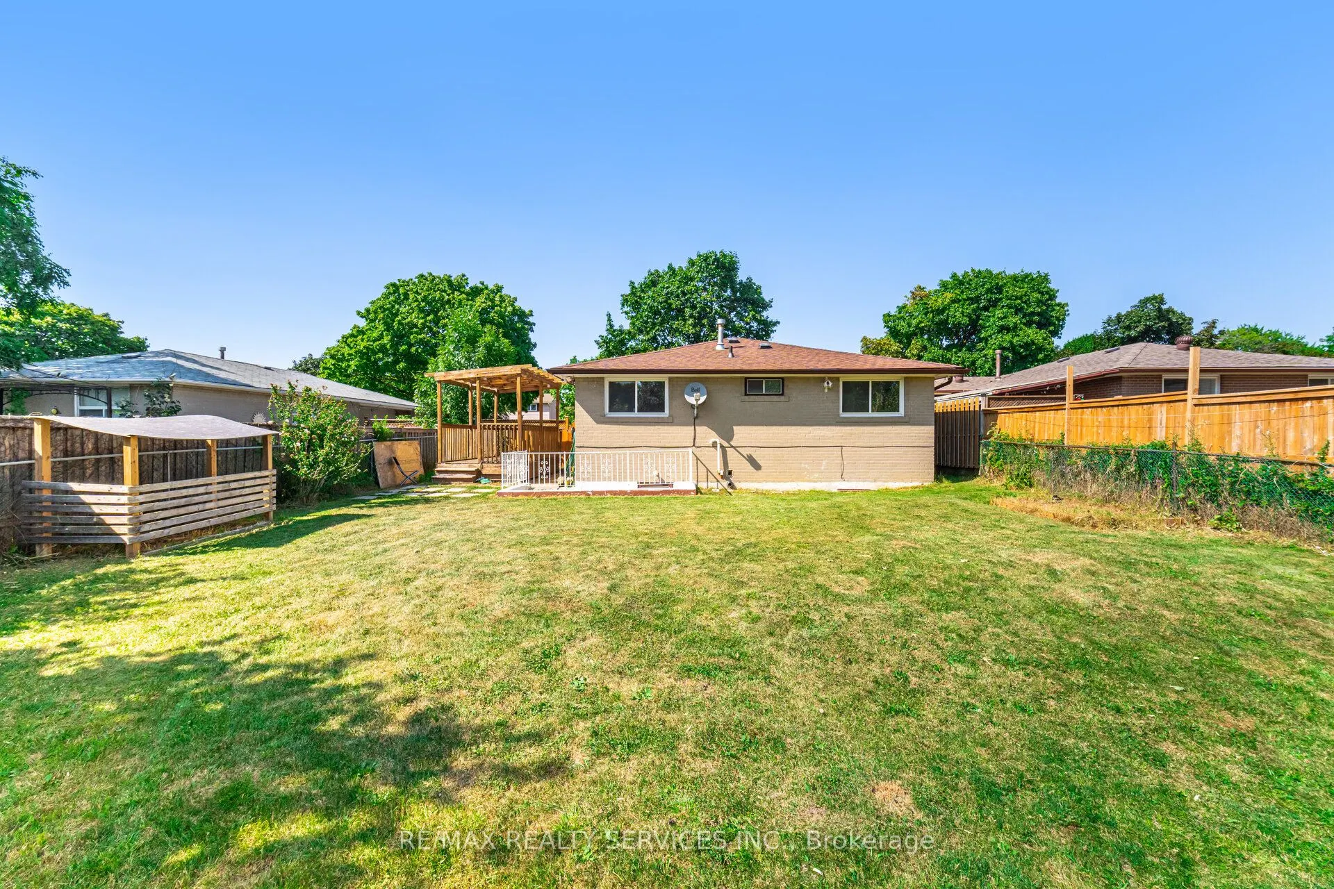 139 Rutherford Road N
