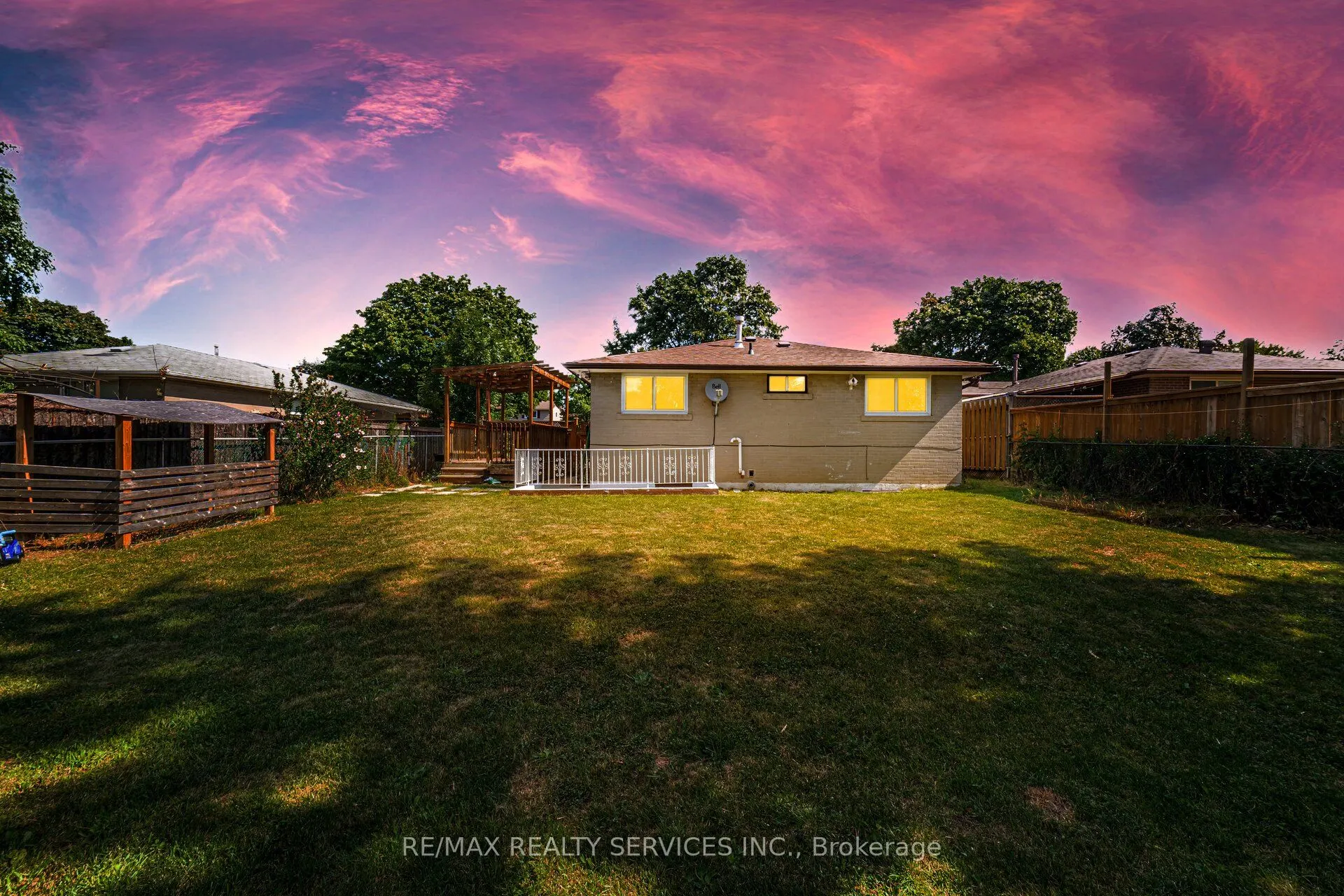 139 Rutherford Road N