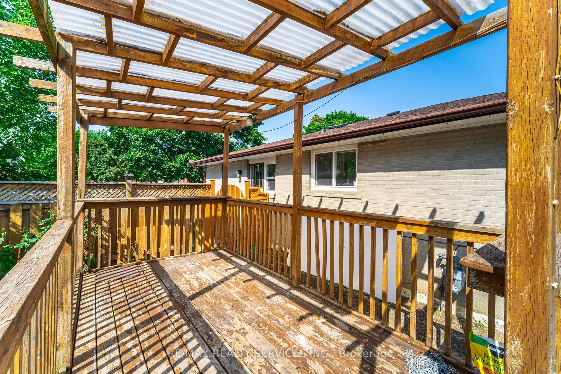 139 Rutherford Road N