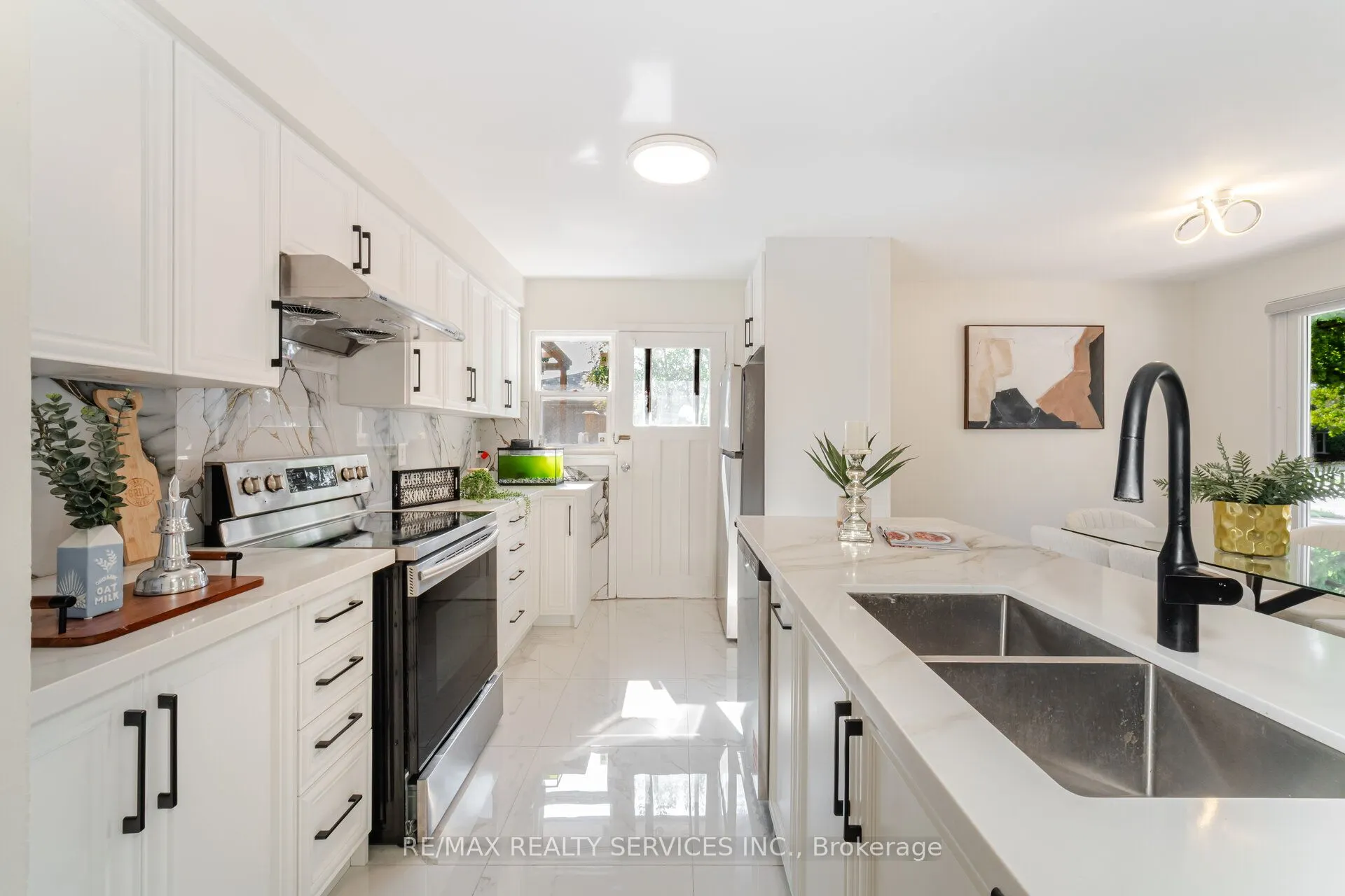 139 Rutherford Road N