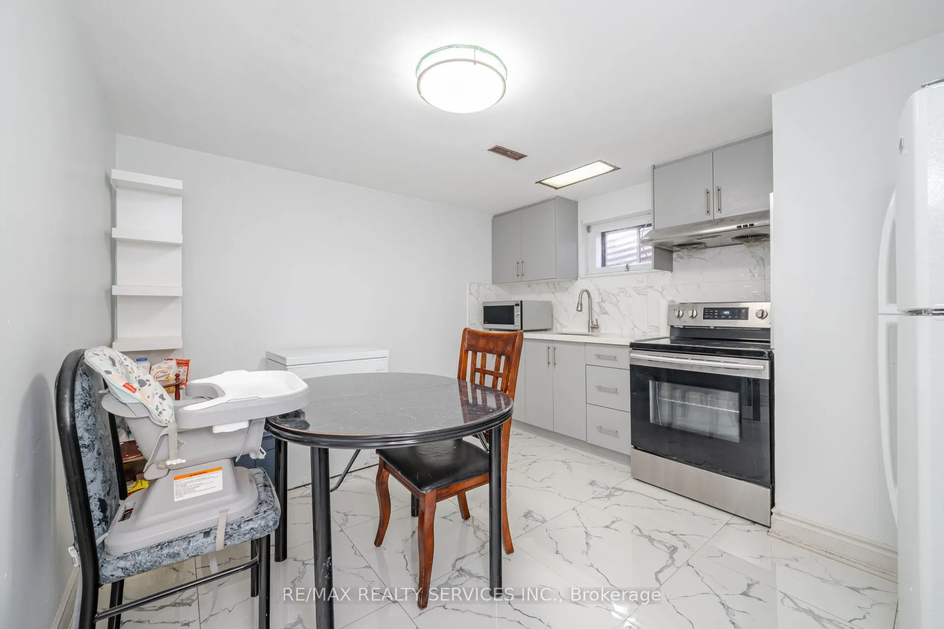 139 Rutherford Road N