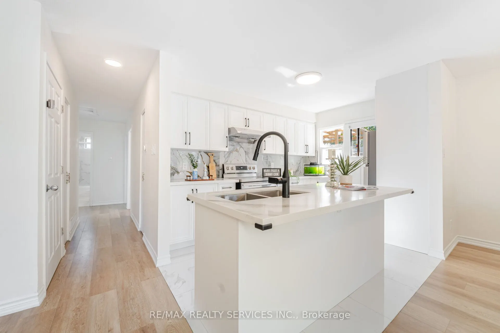 139 Rutherford Road N