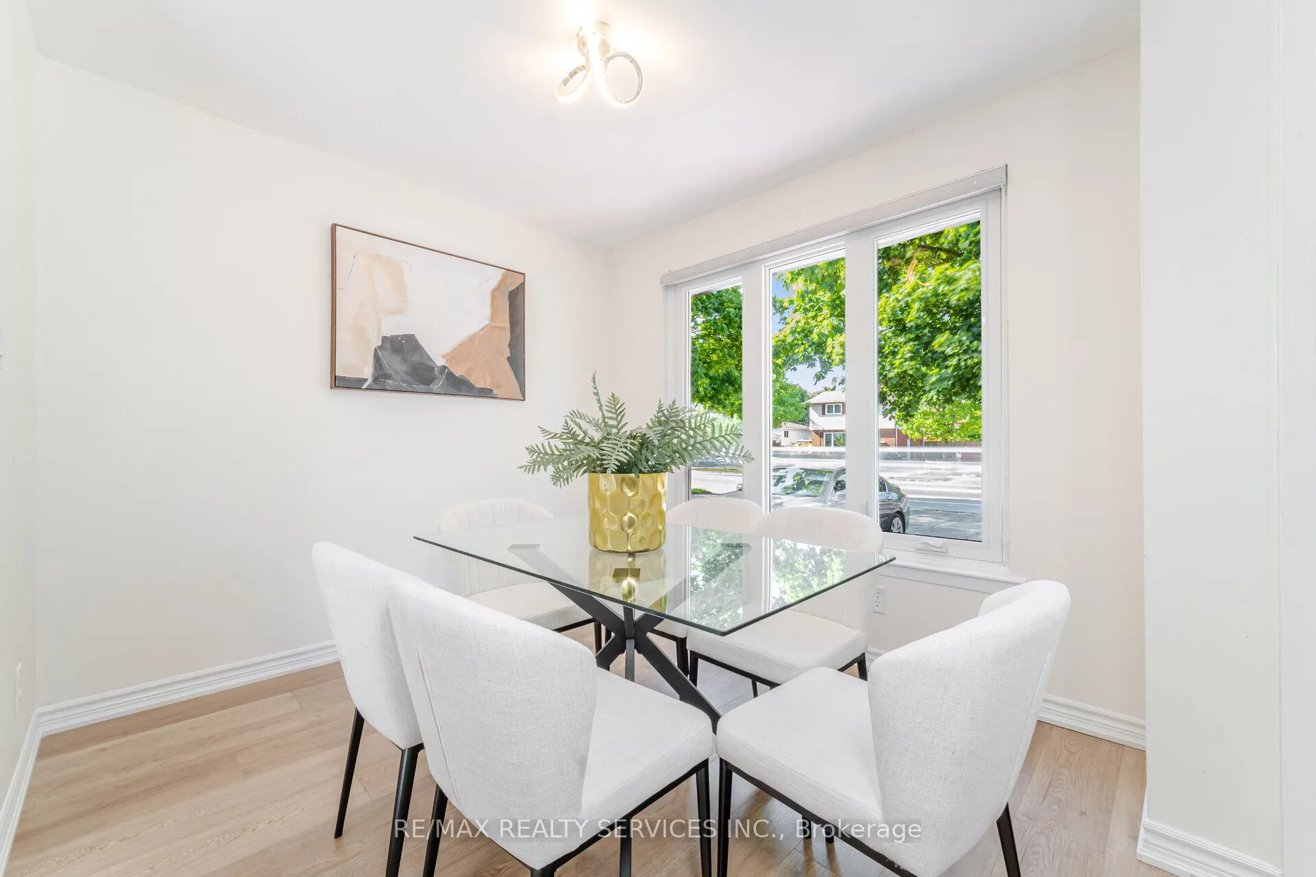 139 Rutherford Road N