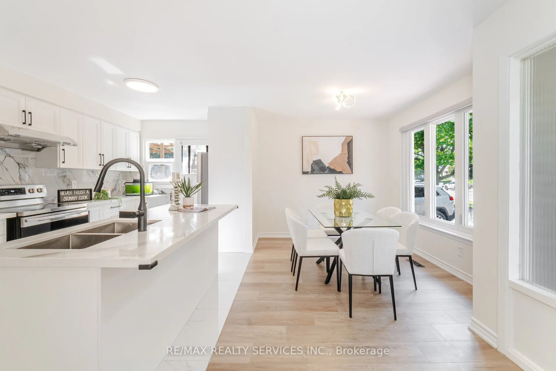 139 Rutherford Road N