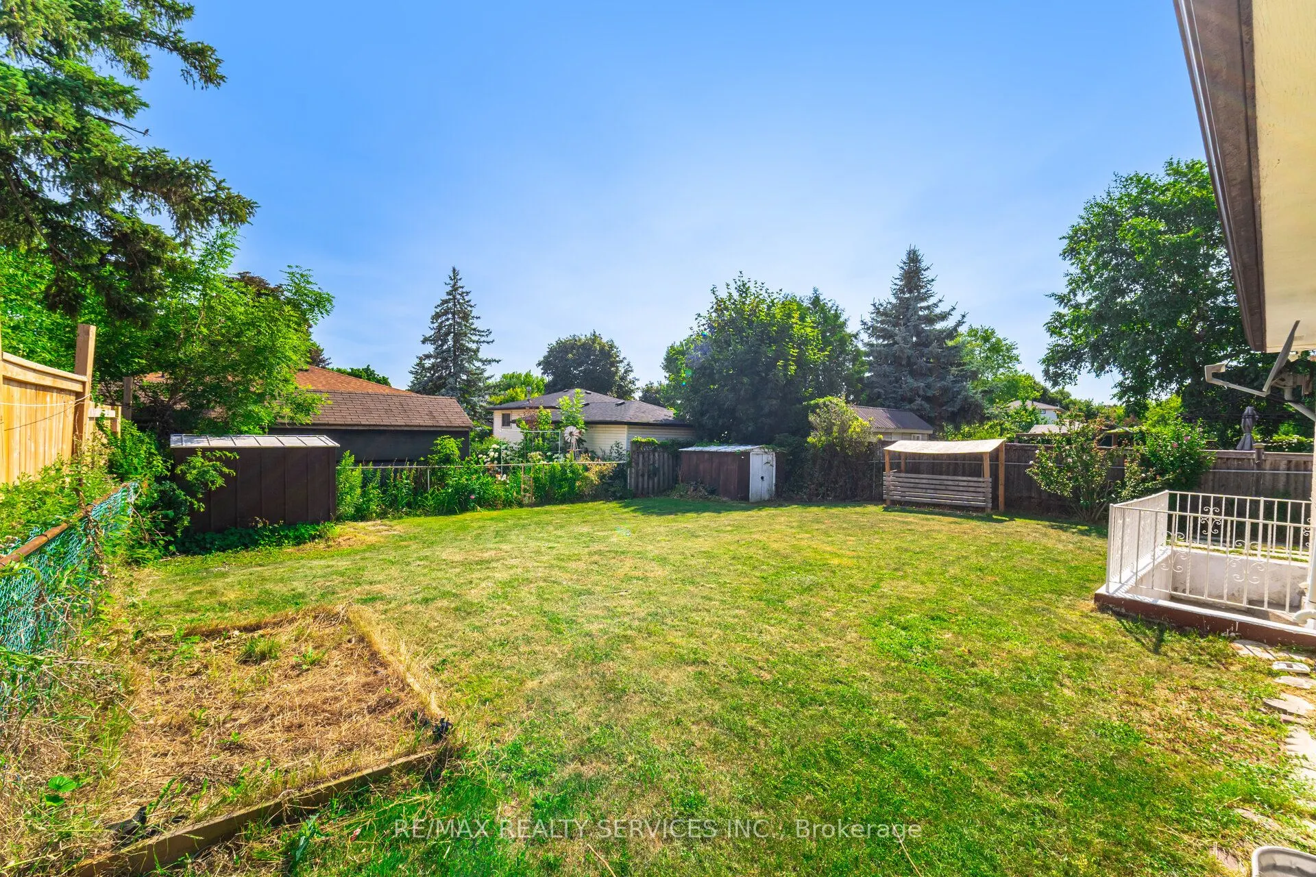 139 Rutherford Road N