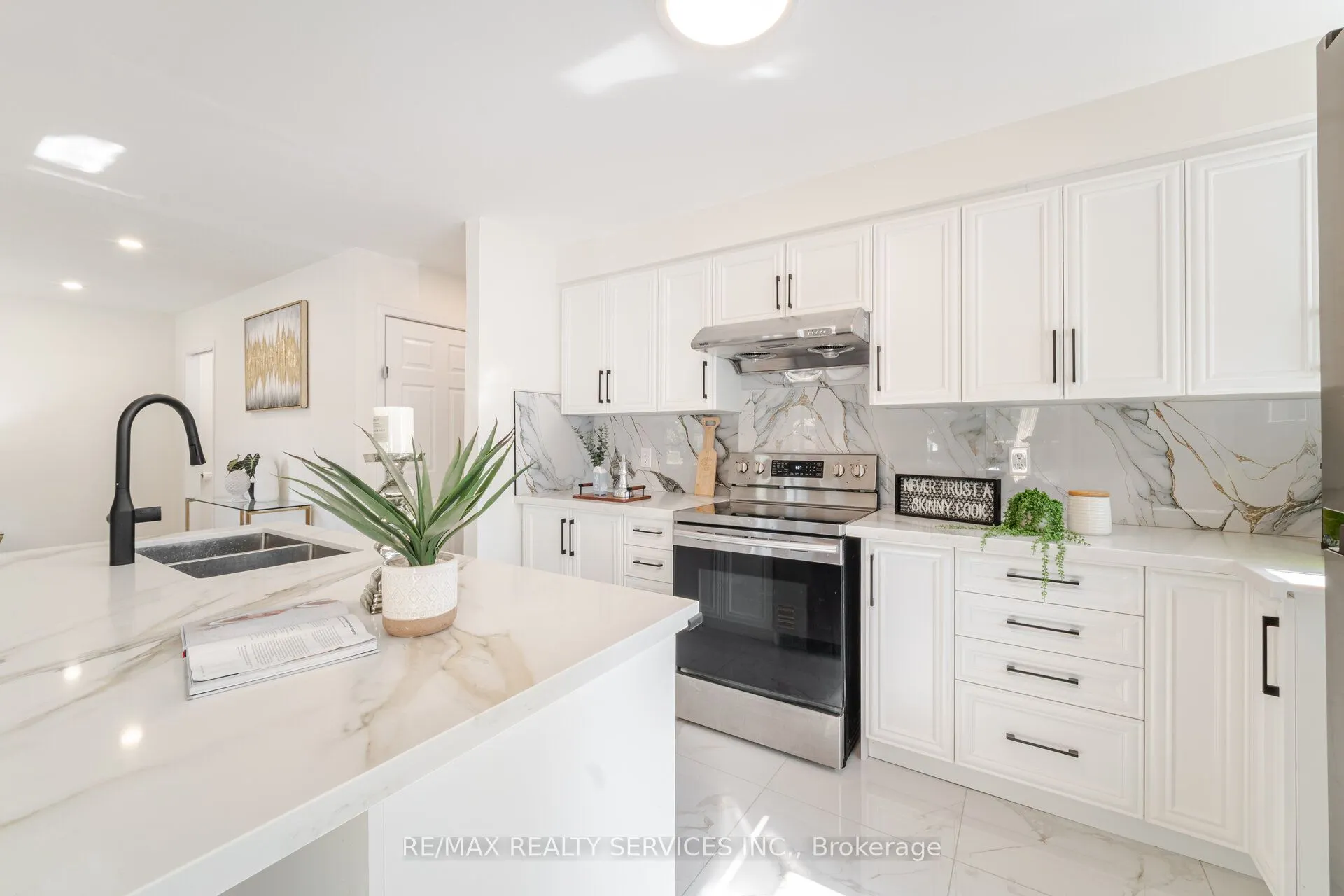 139 Rutherford Road N