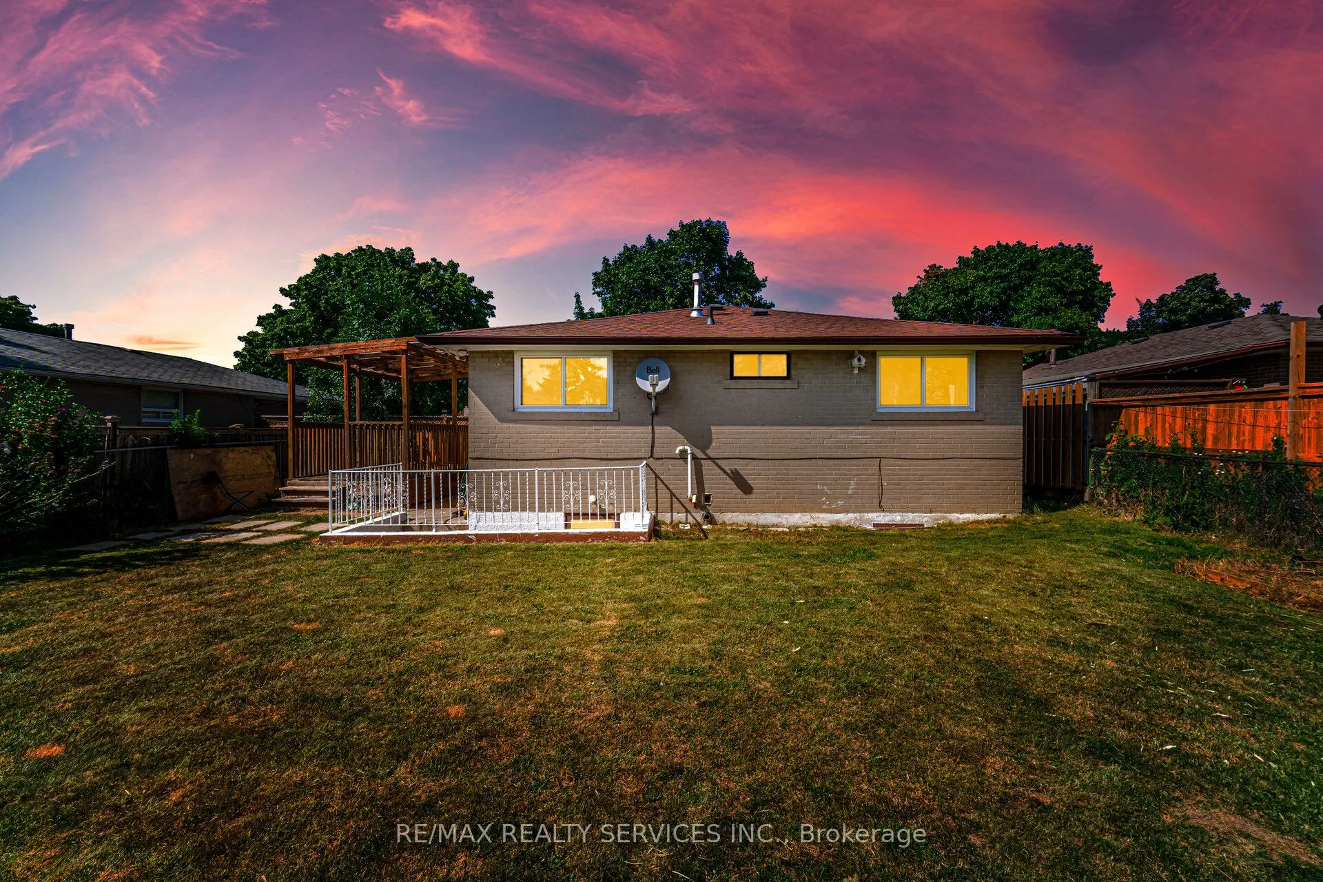 139 Rutherford Road N