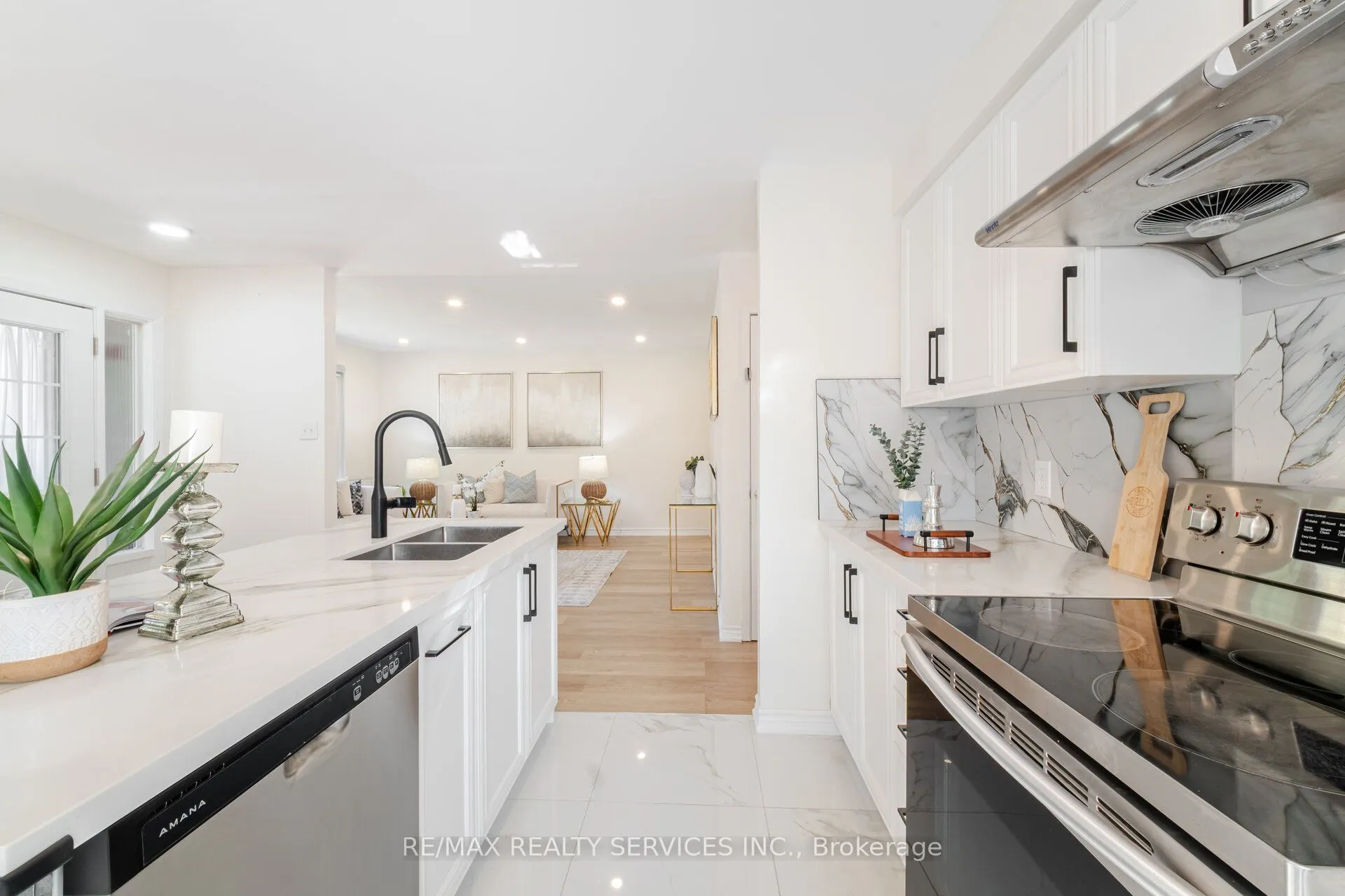139 Rutherford Road N