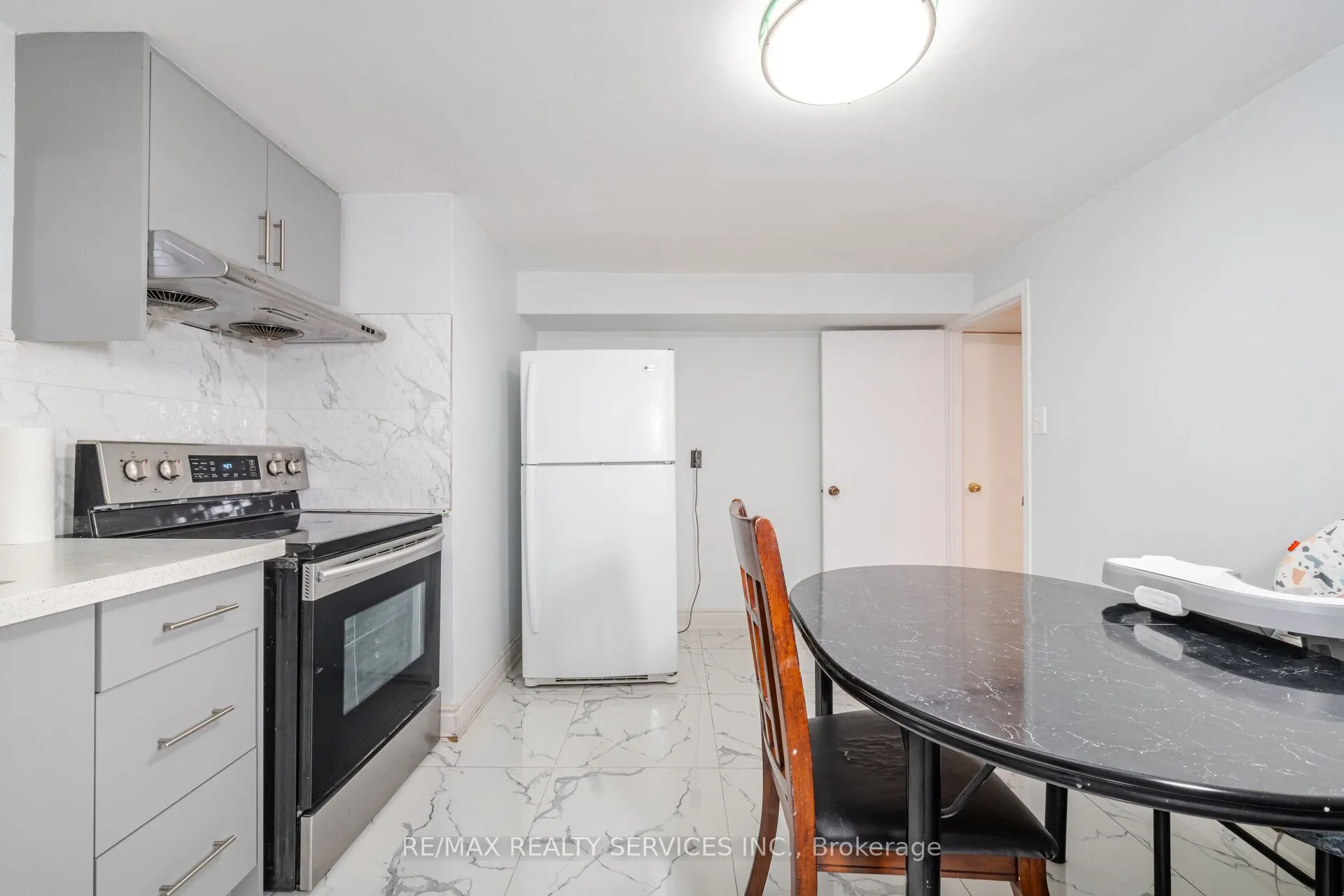 139 Rutherford Road N