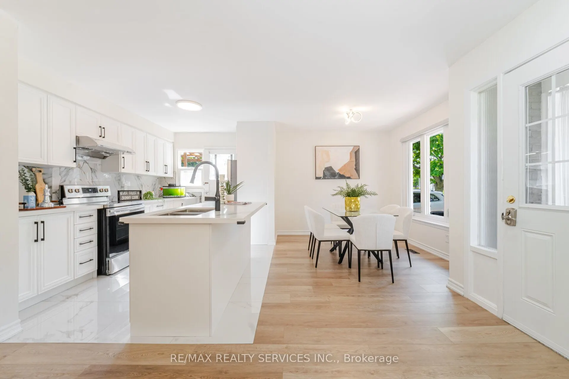 139 Rutherford Road N