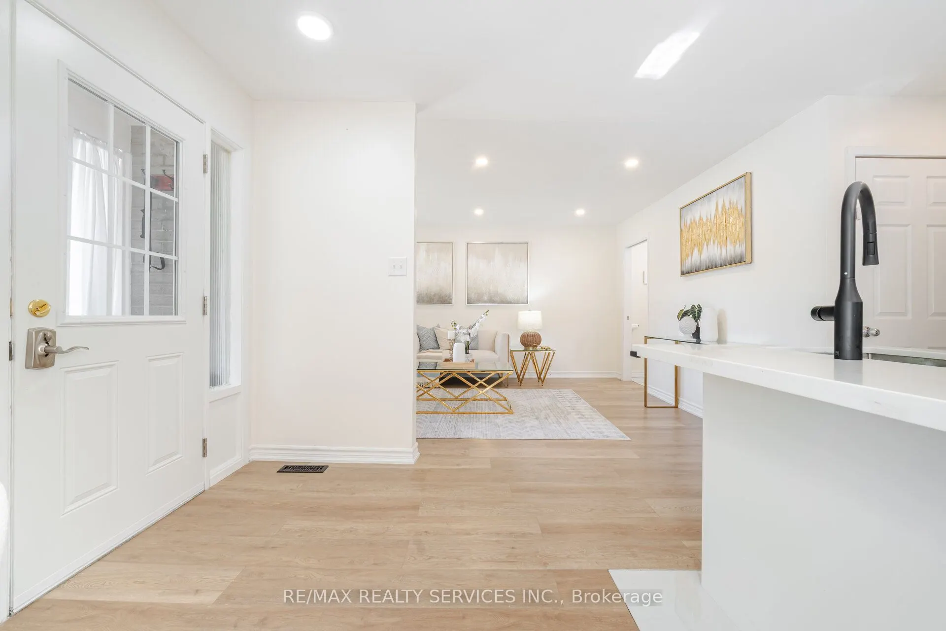 139 Rutherford Road N