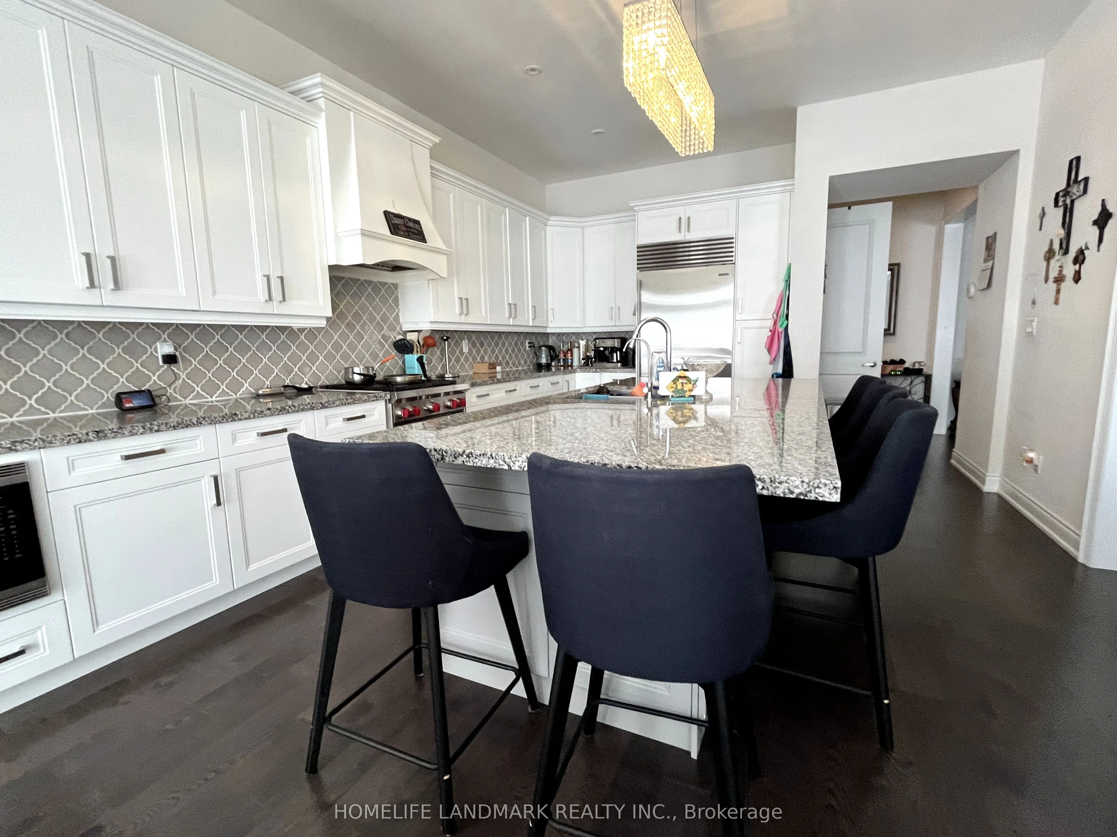 3068 Post Road