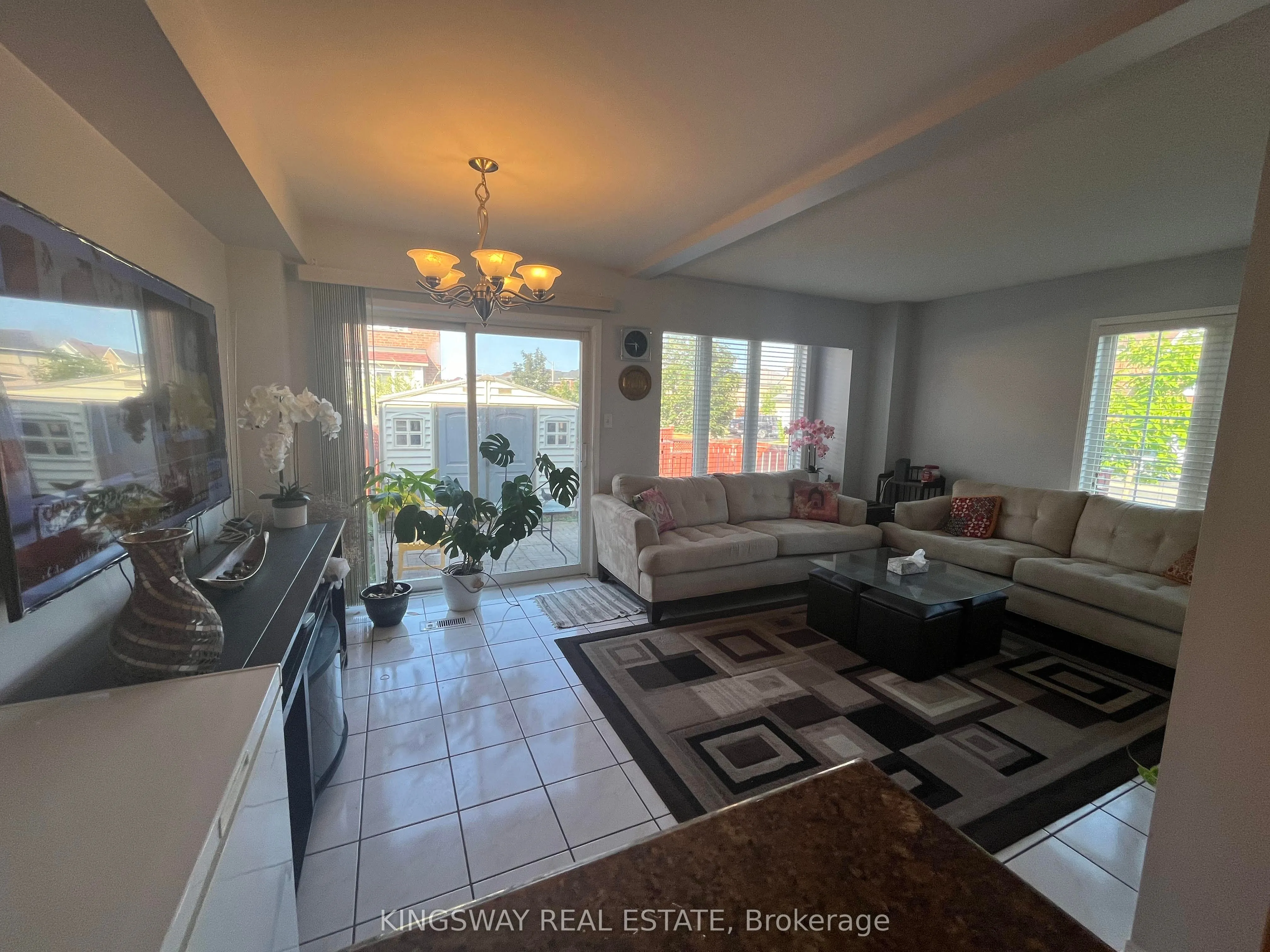 5998 Gant Crescent