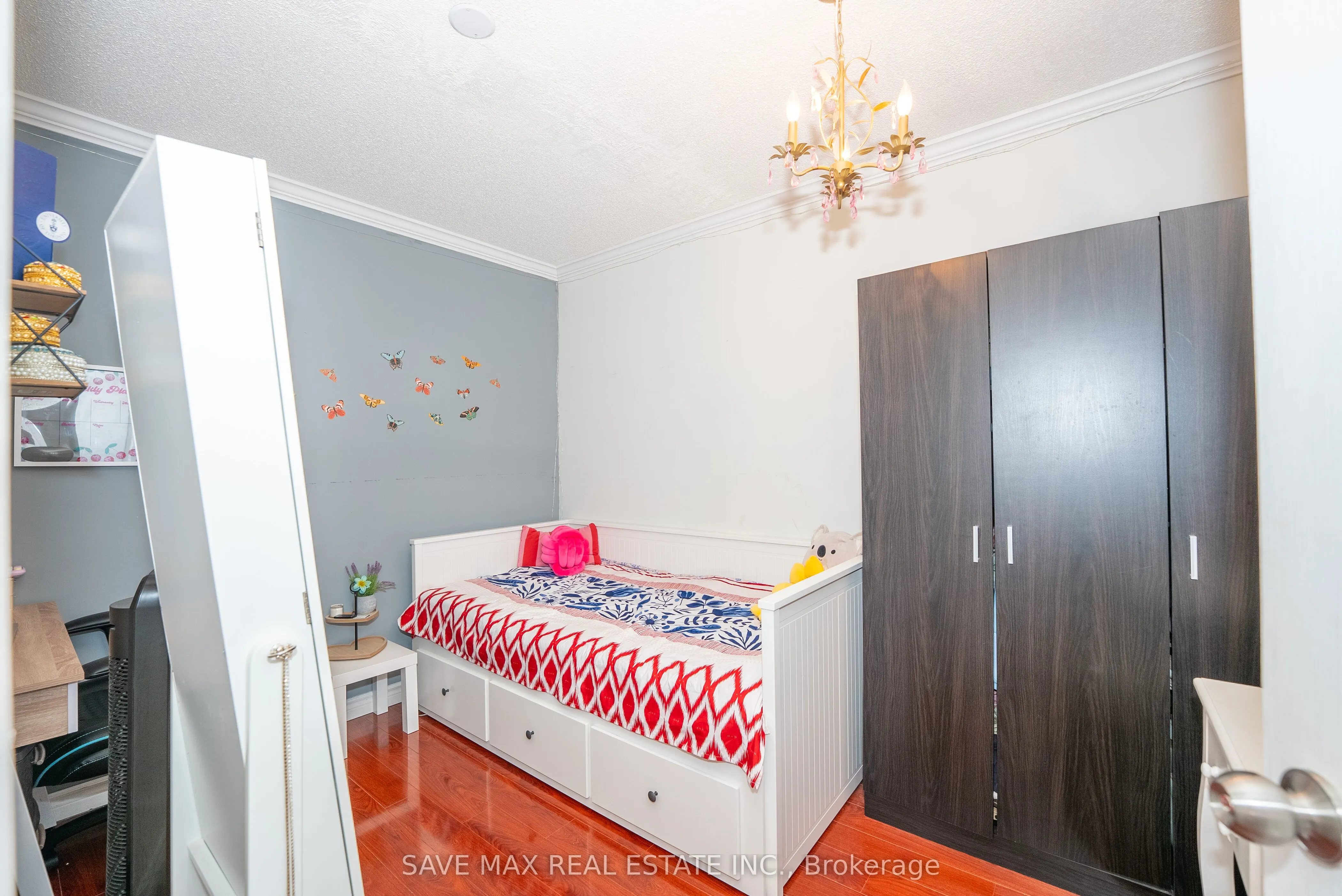 23 Edenvalley Road
