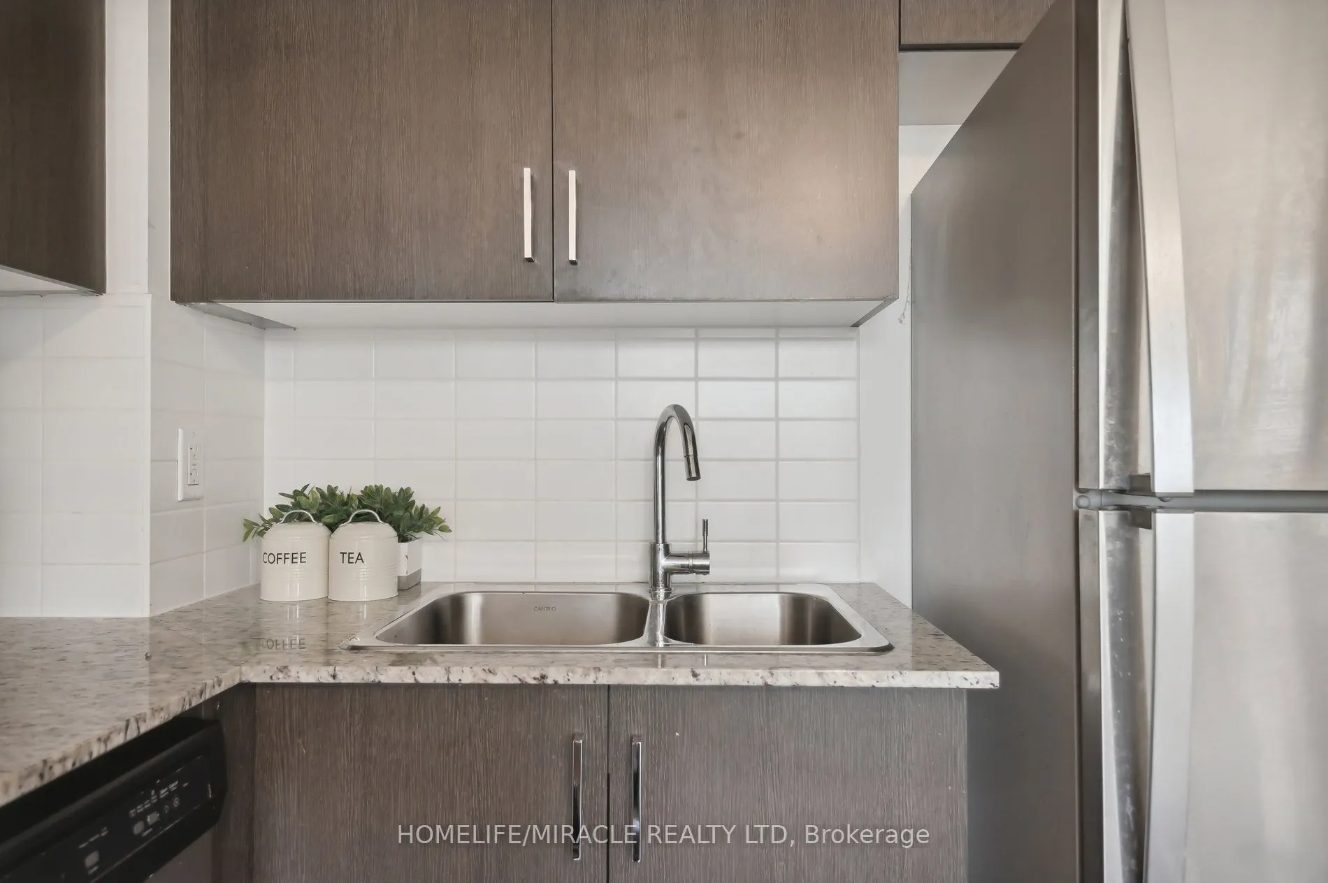 80 Esther Lorrie Drive, #607