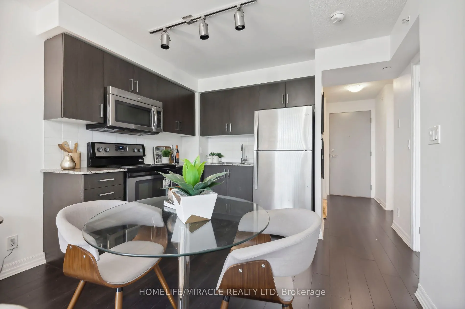 80 Esther Lorrie Drive, #607