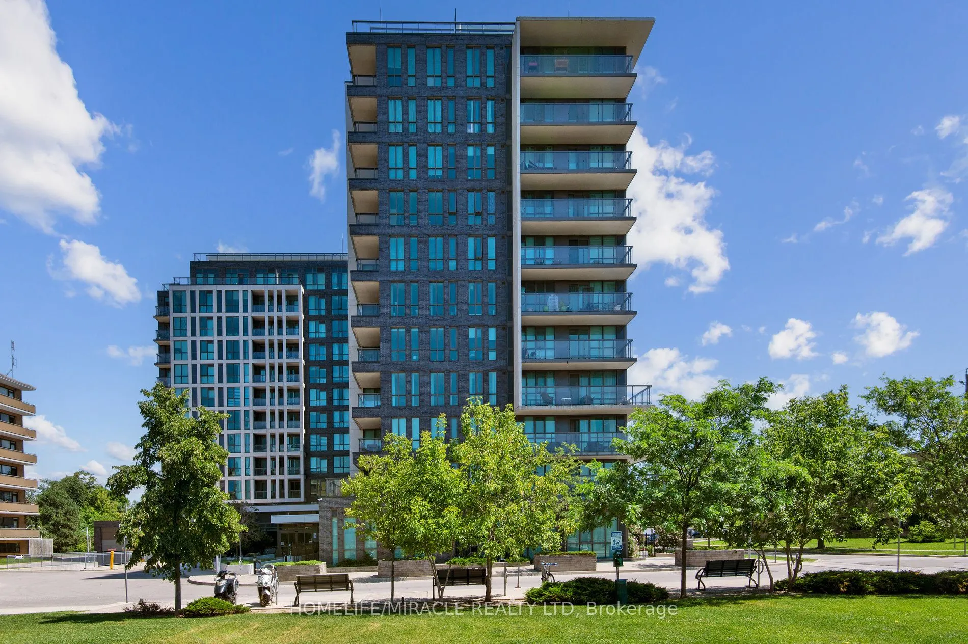 80 Esther Lorrie Drive, #607