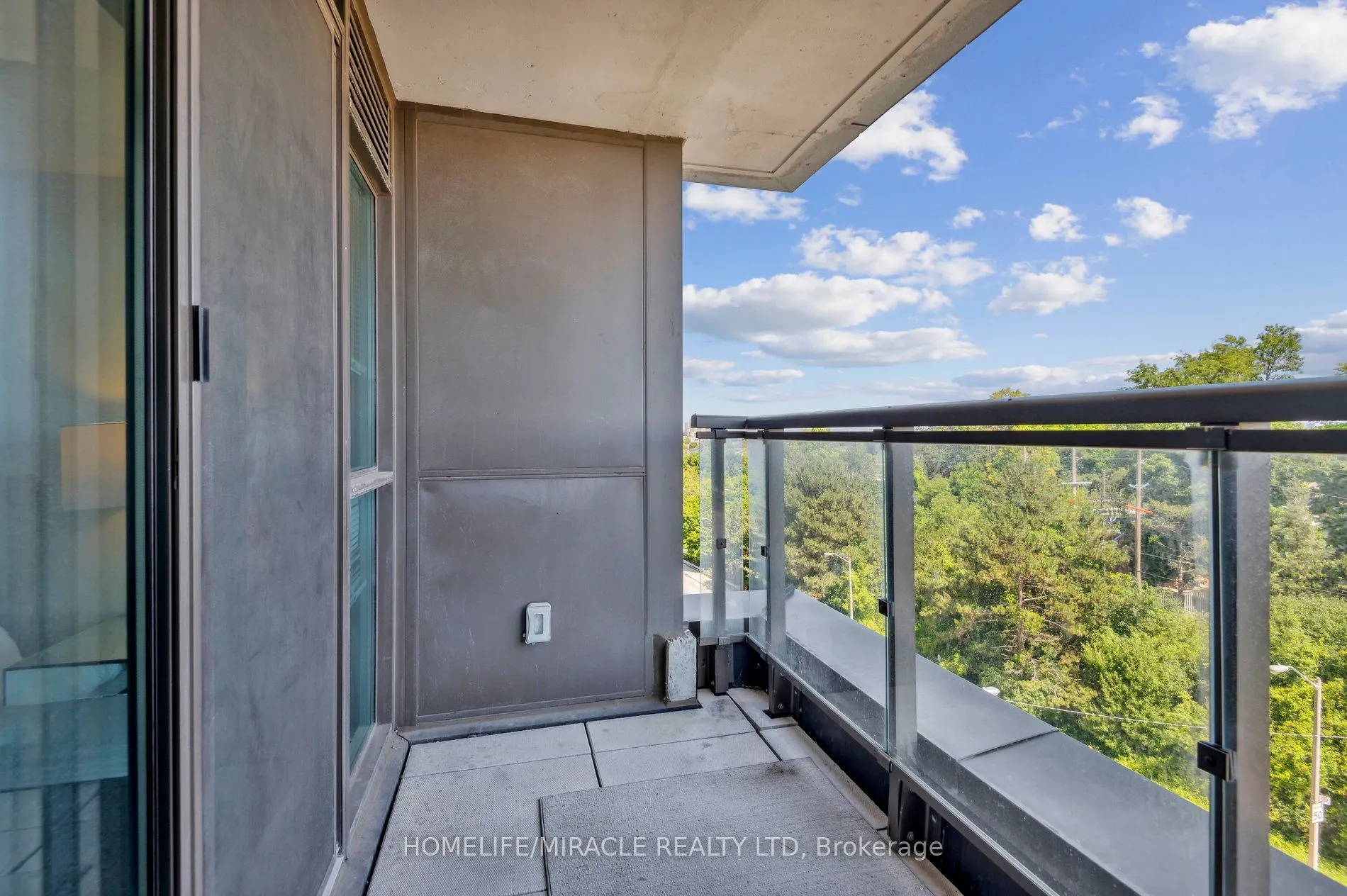 80 Esther Lorrie Drive, #607