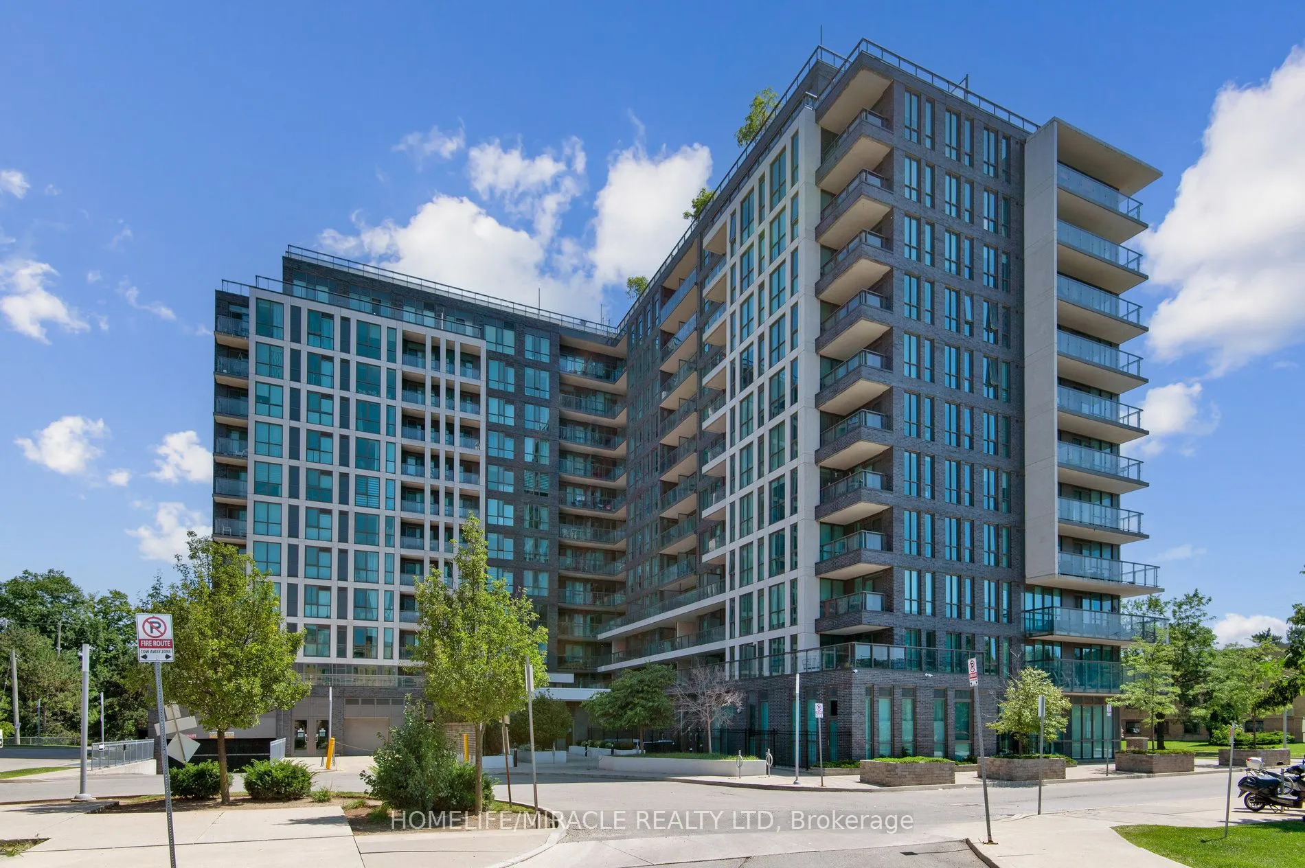 80 Esther Lorrie Drive, #607