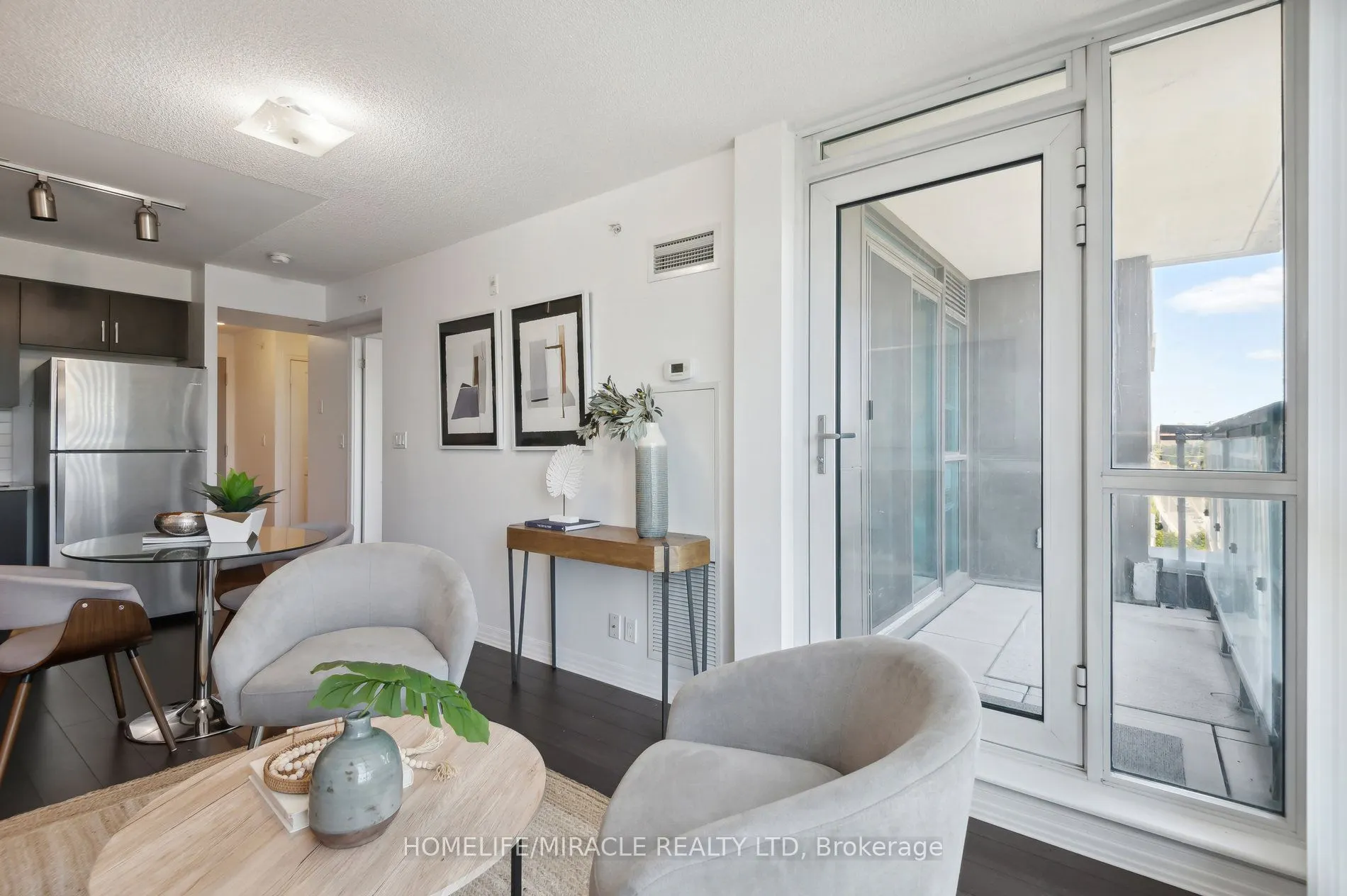 80 Esther Lorrie Drive, #607