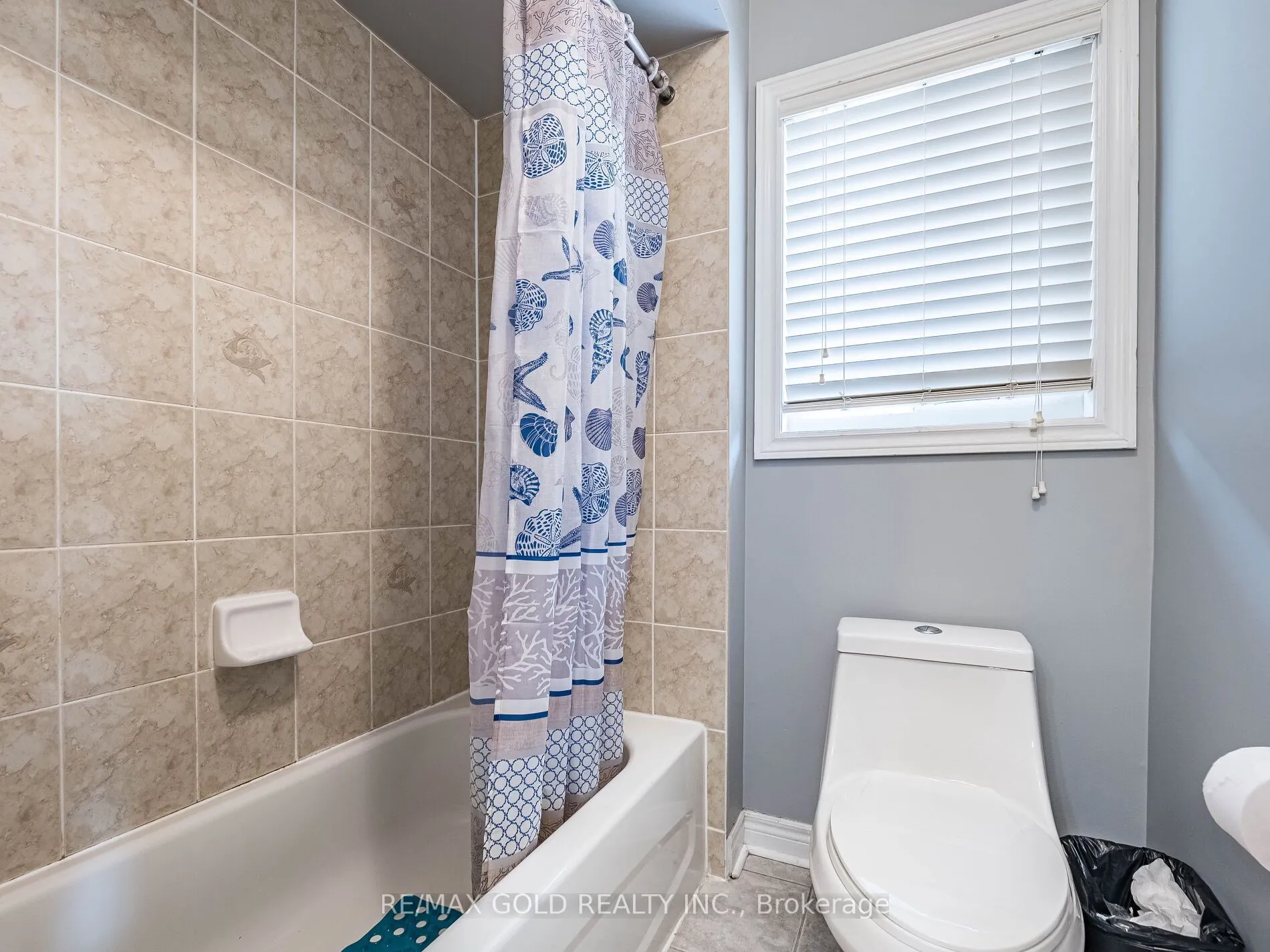 37 Alice Springs Crescent