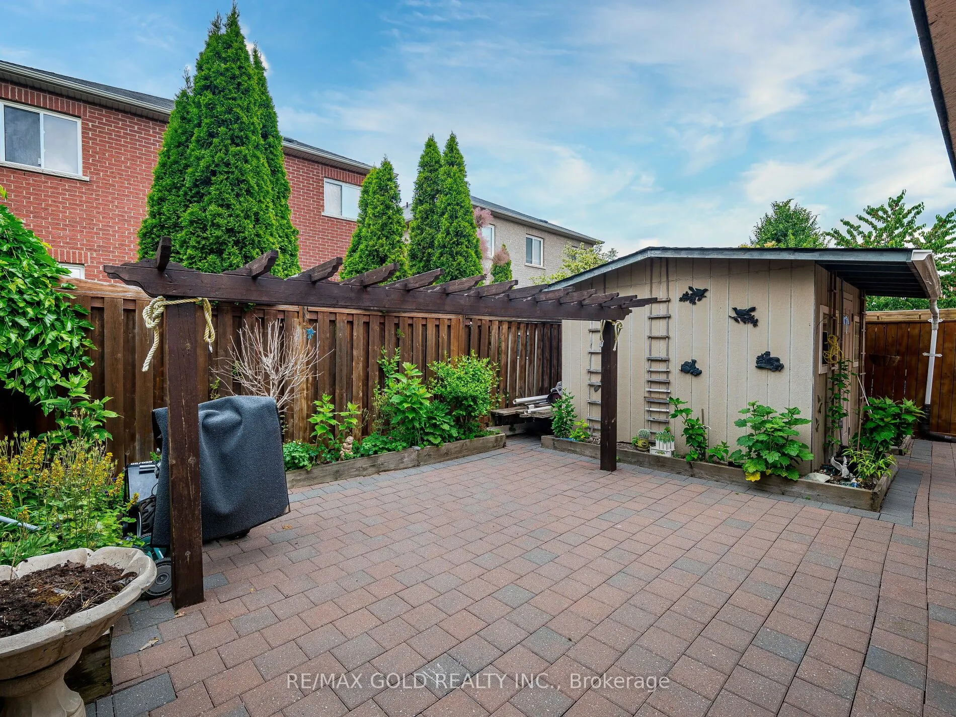 37 Alice Springs Crescent