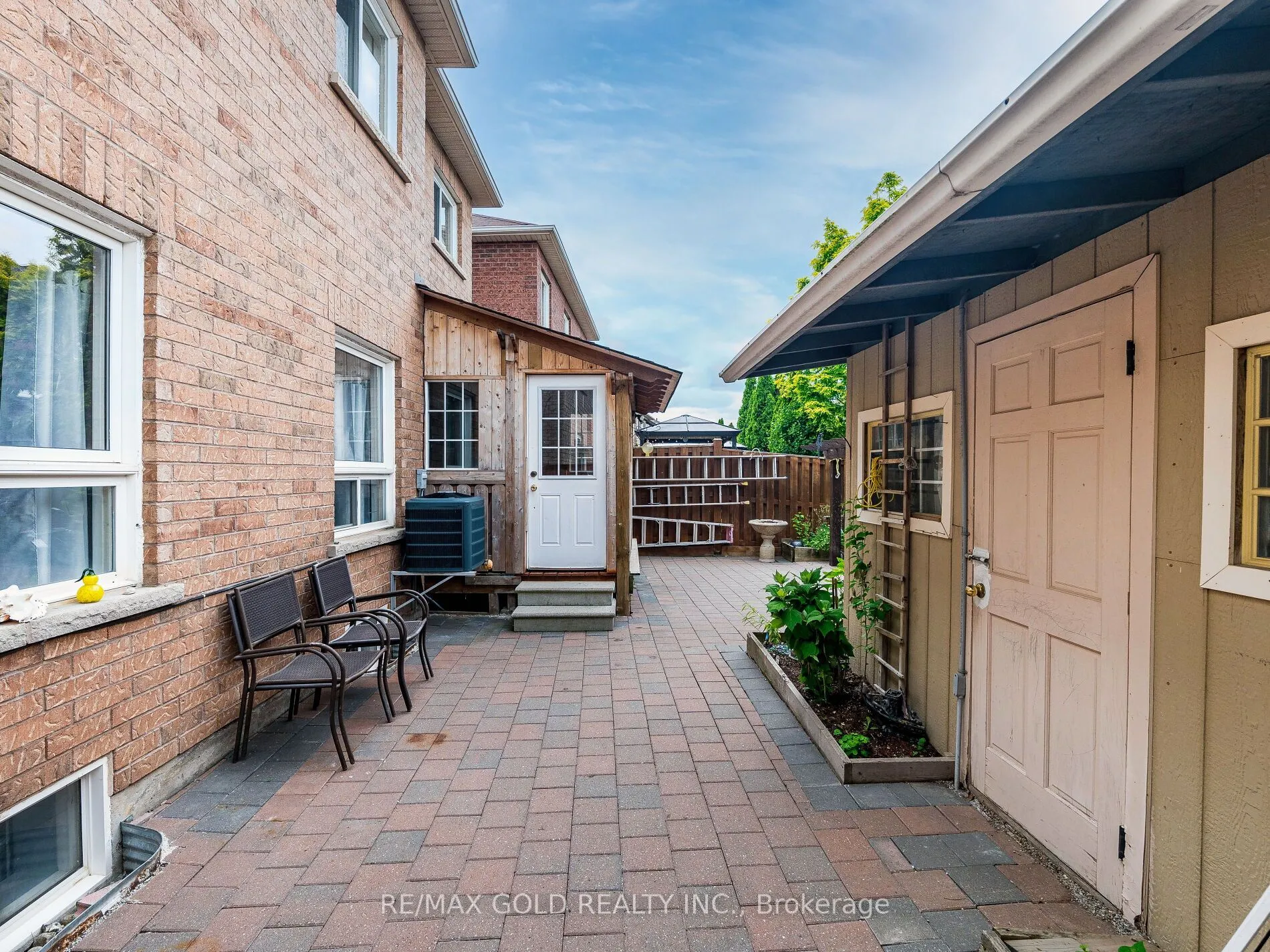 37 Alice Springs Crescent