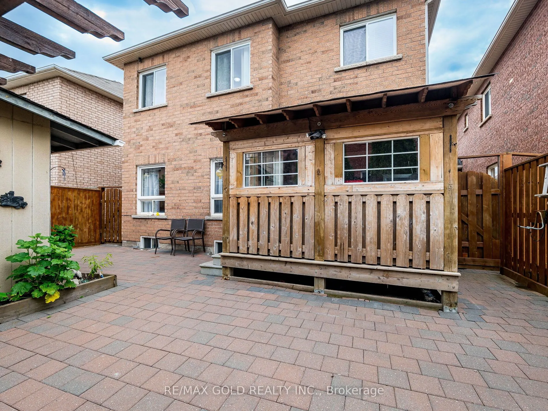 37 Alice Springs Crescent
