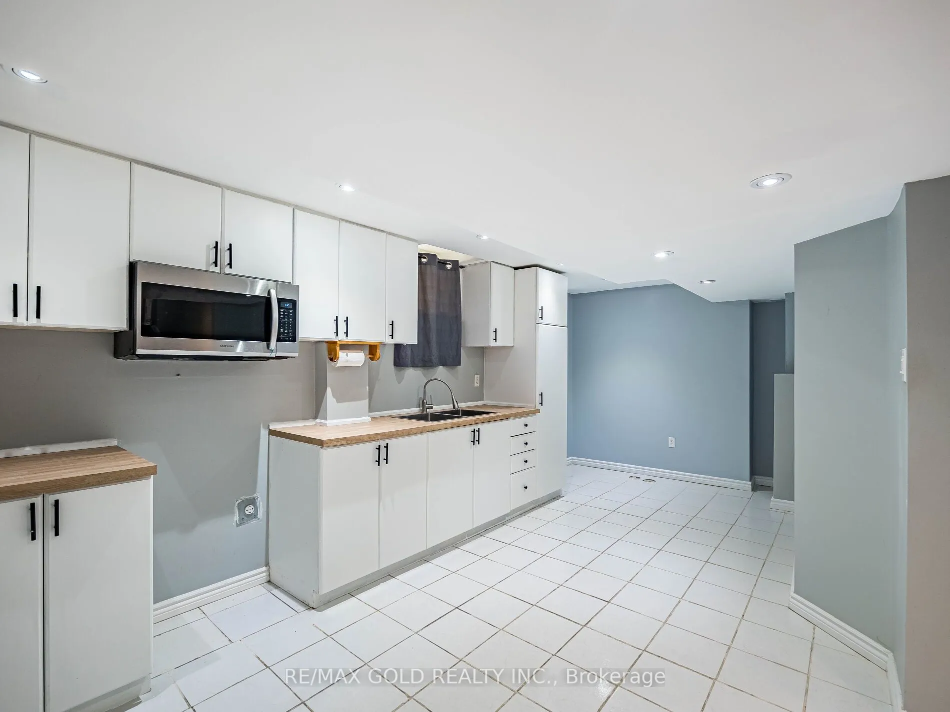 37 Alice Springs Crescent