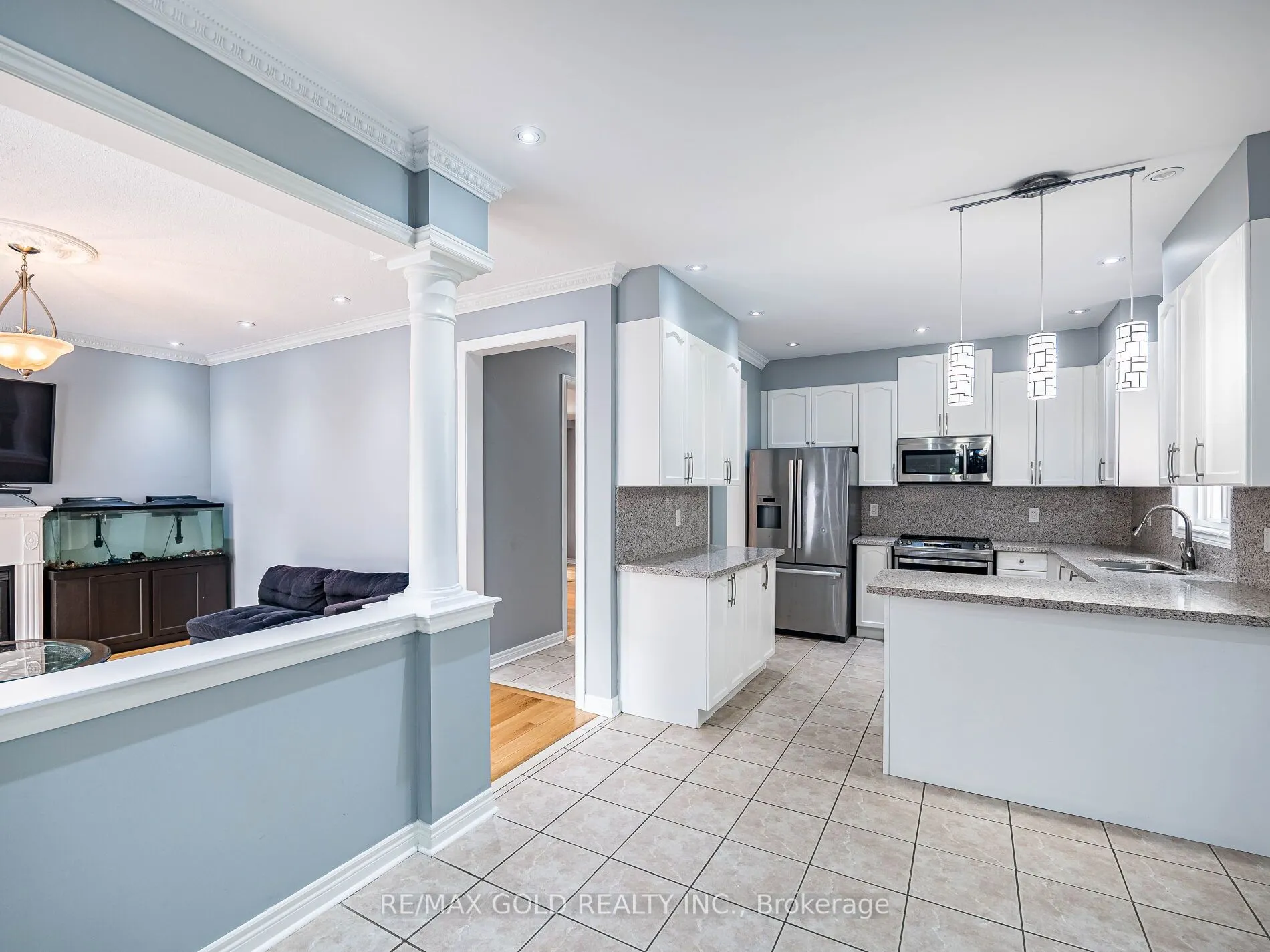 37 Alice Springs Crescent