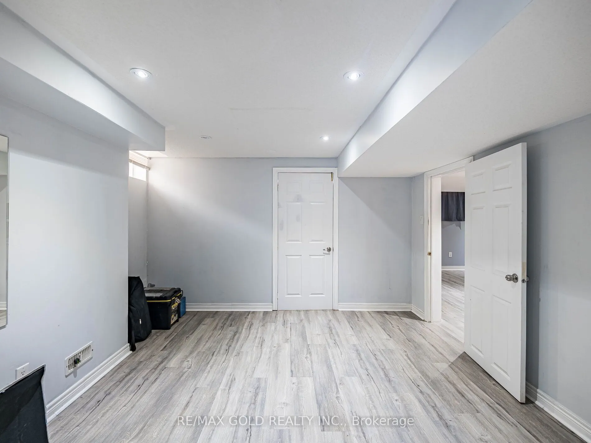 37 Alice Springs Crescent