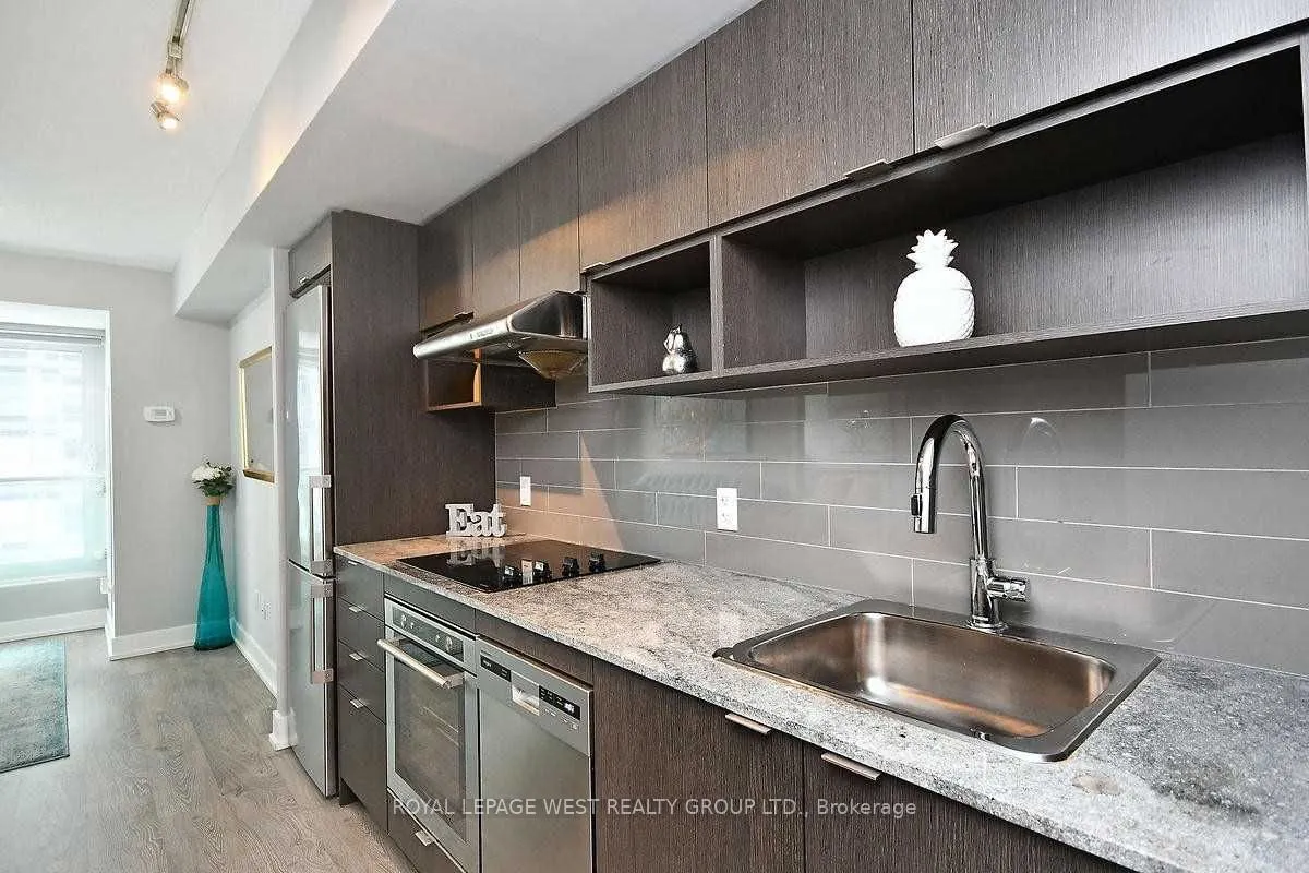 7 Mabelle Avenue, #1605