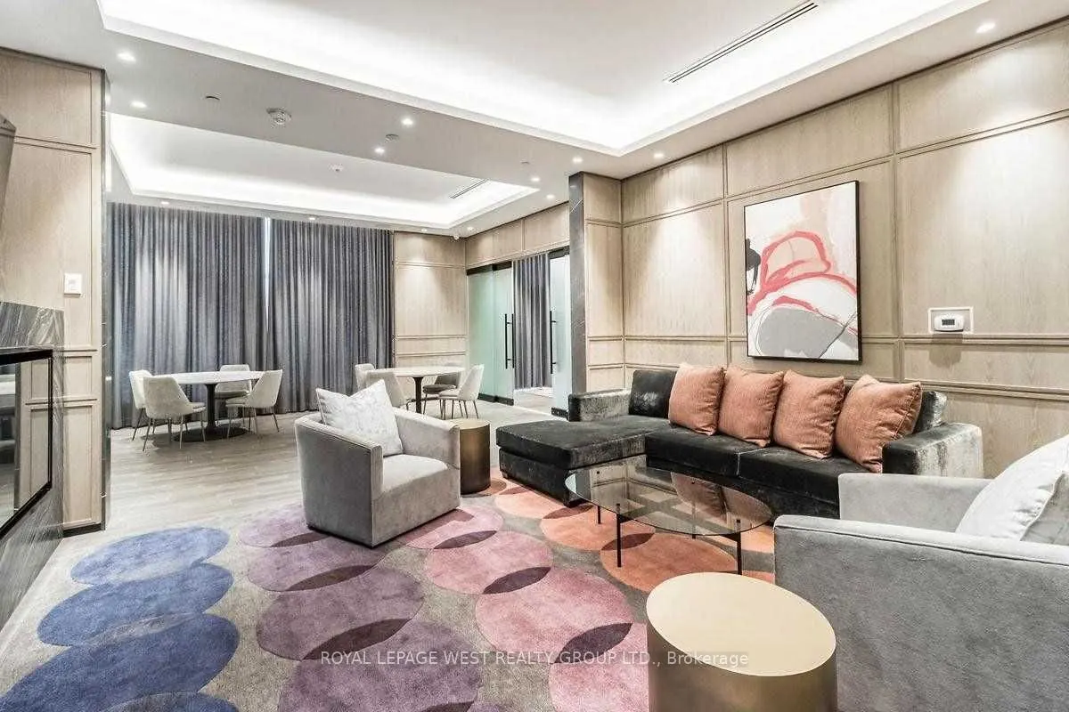 7 Mabelle Avenue, #1605