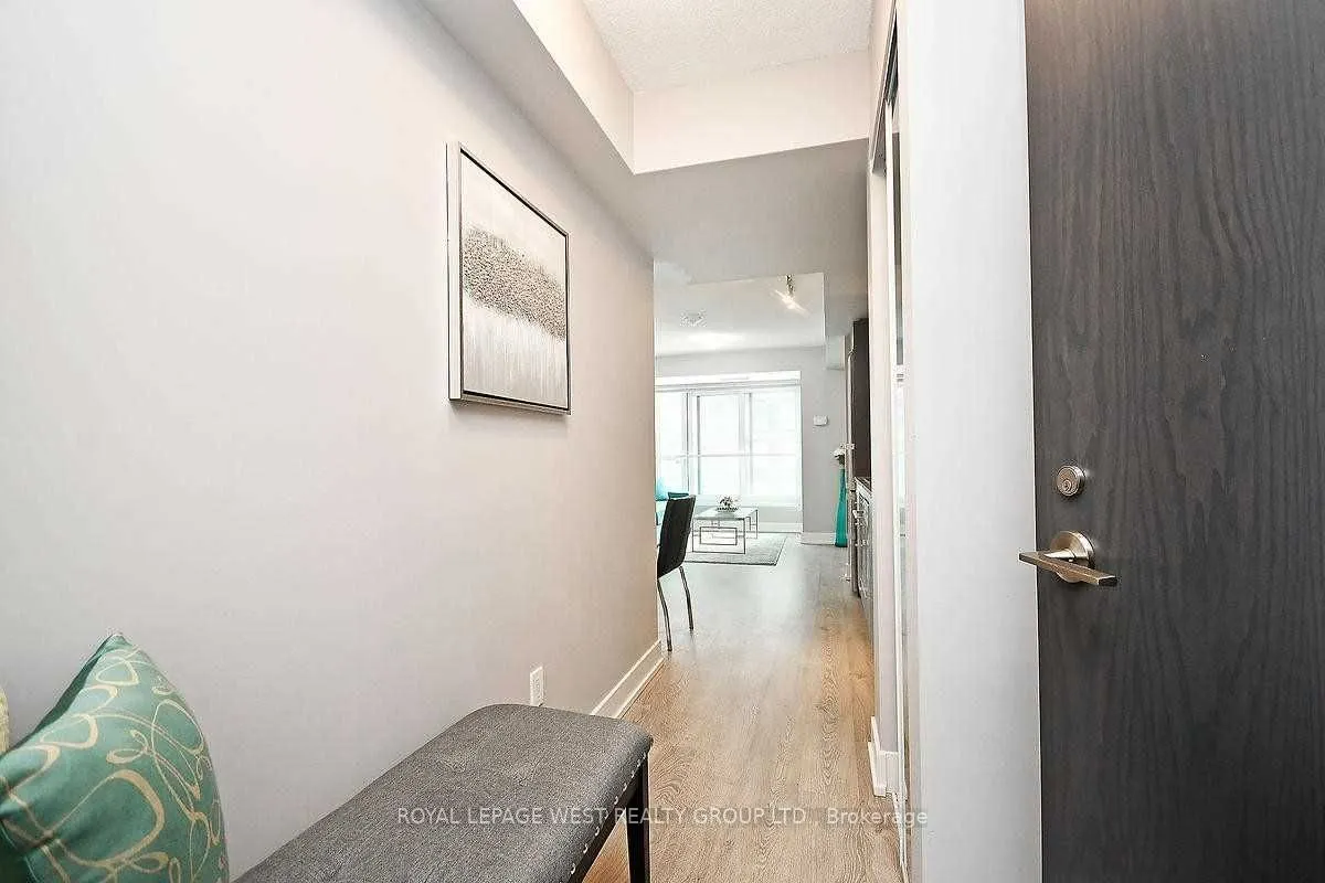 7 Mabelle Avenue, #1605