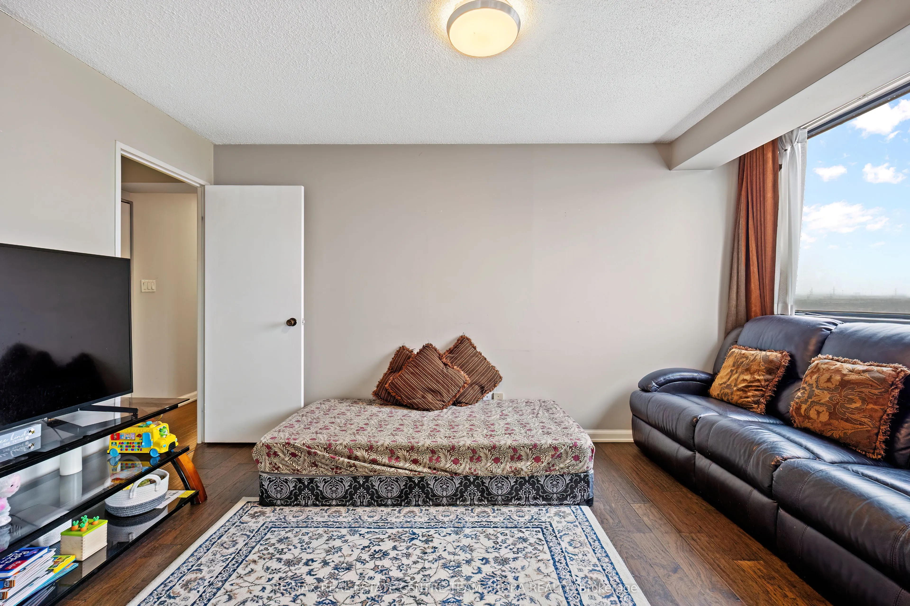 200 Robert Speck Parkway, #1202