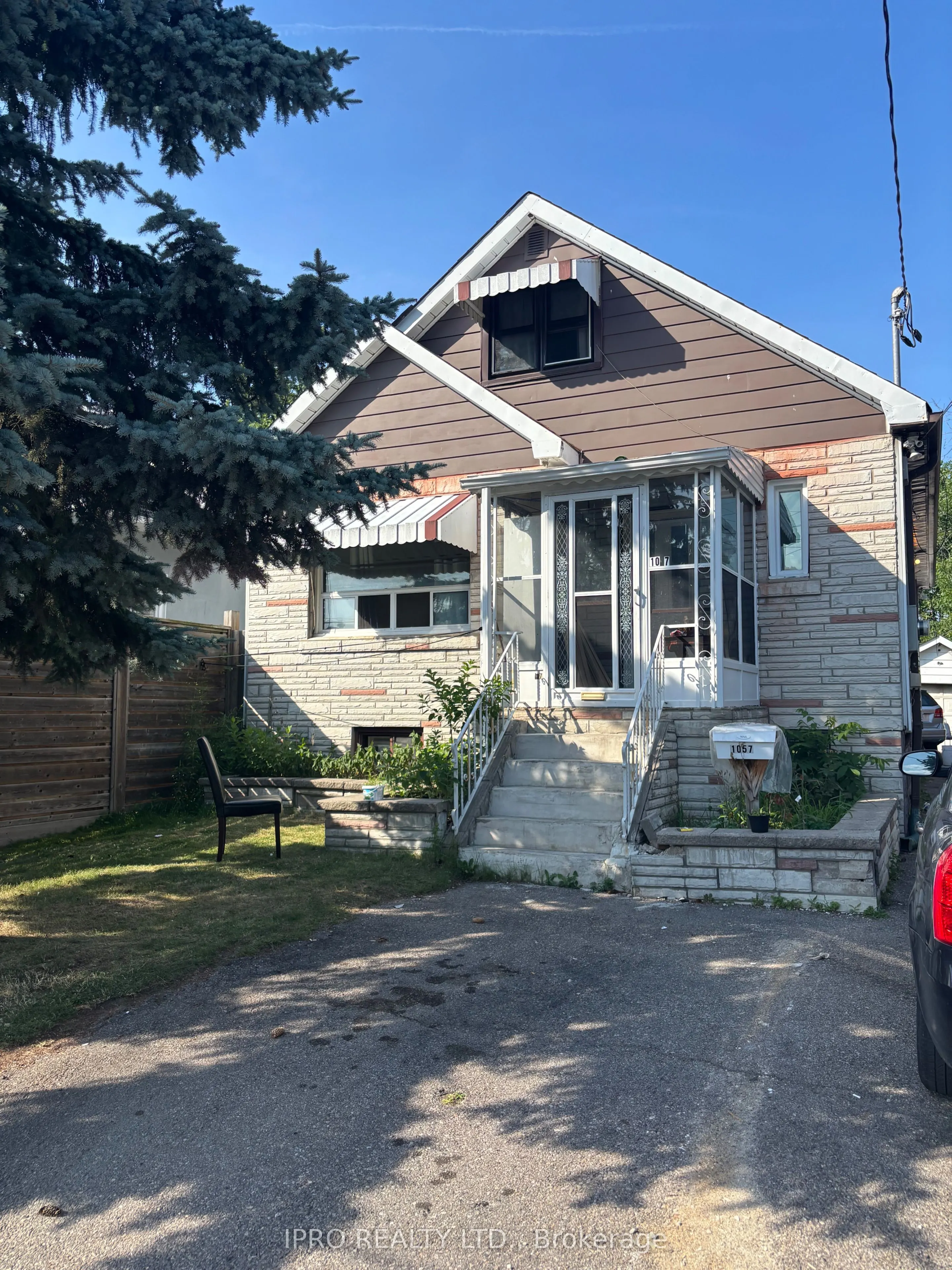 1057 Greaves Avenue, #Bsmt