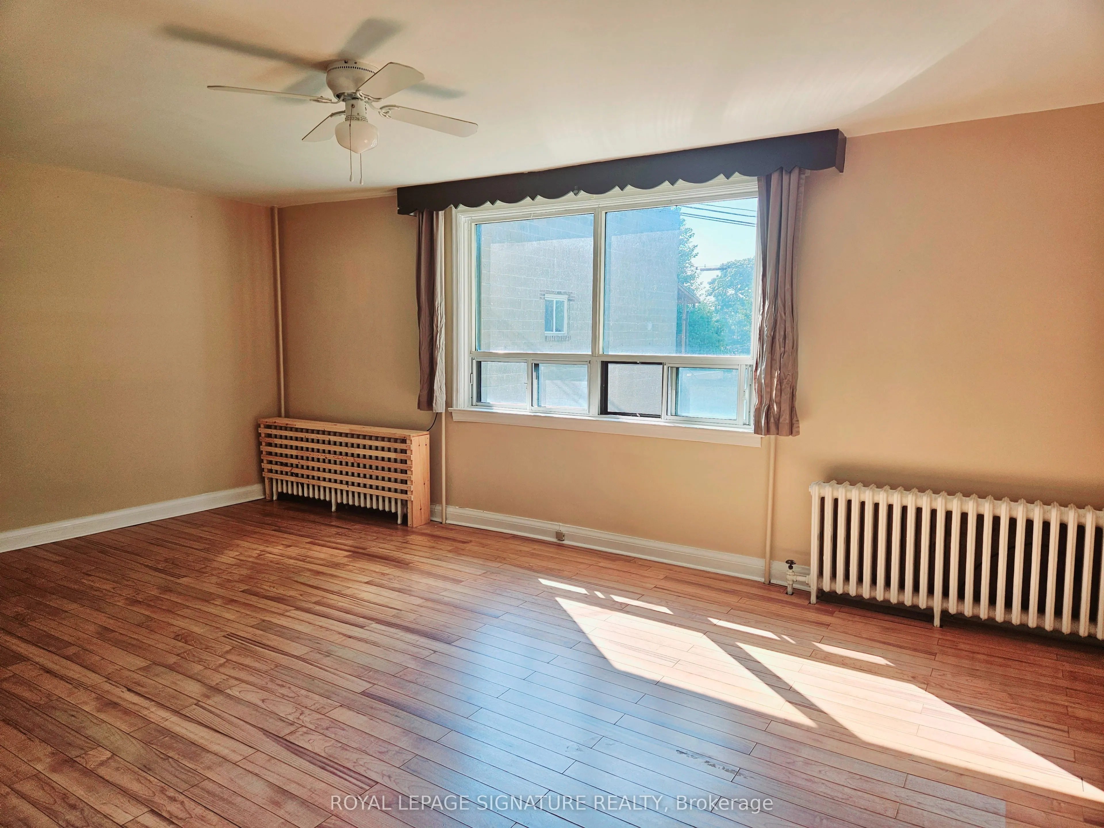 3775 Lake Shore Boulevard W