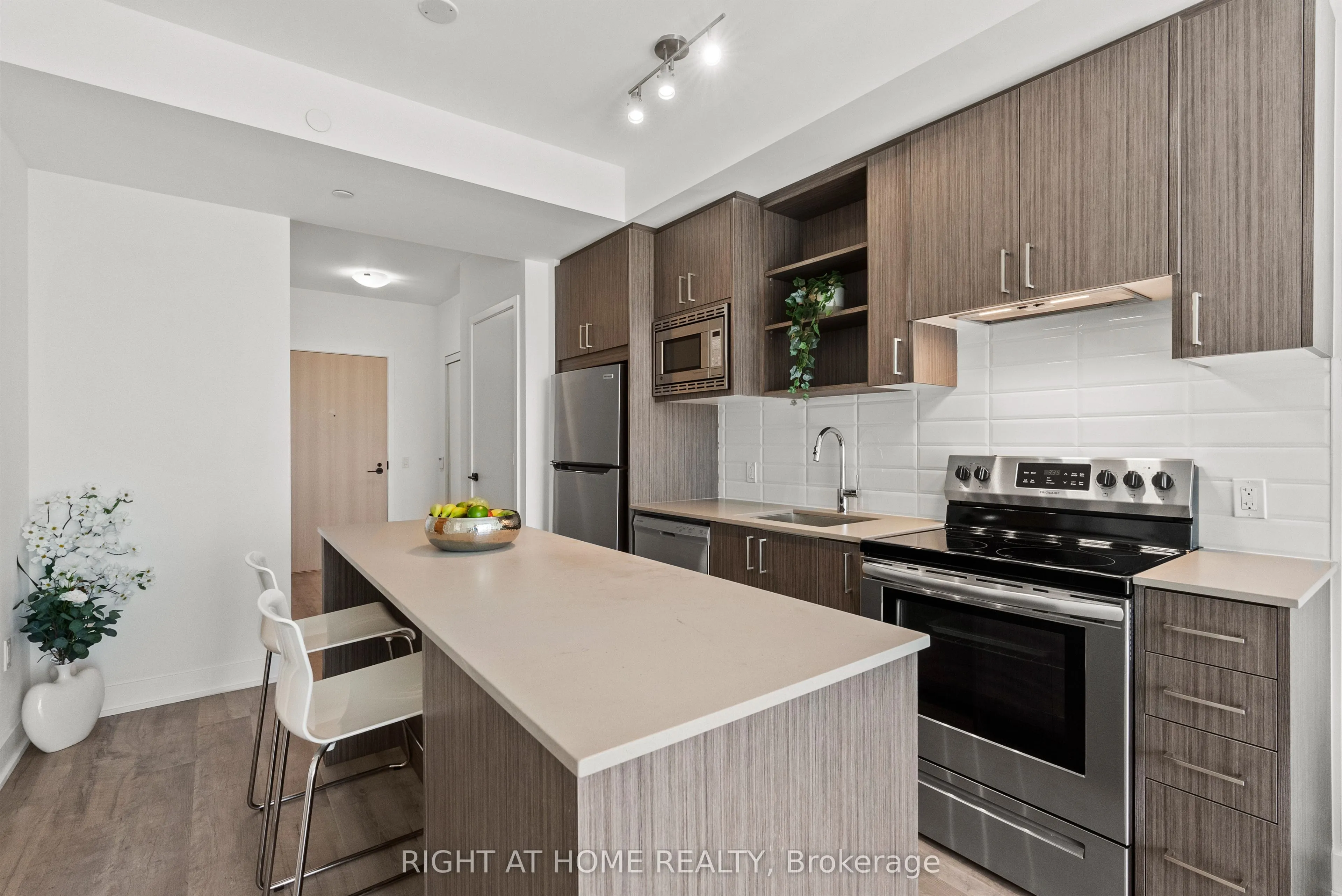 60 George Butchart Drive, #509