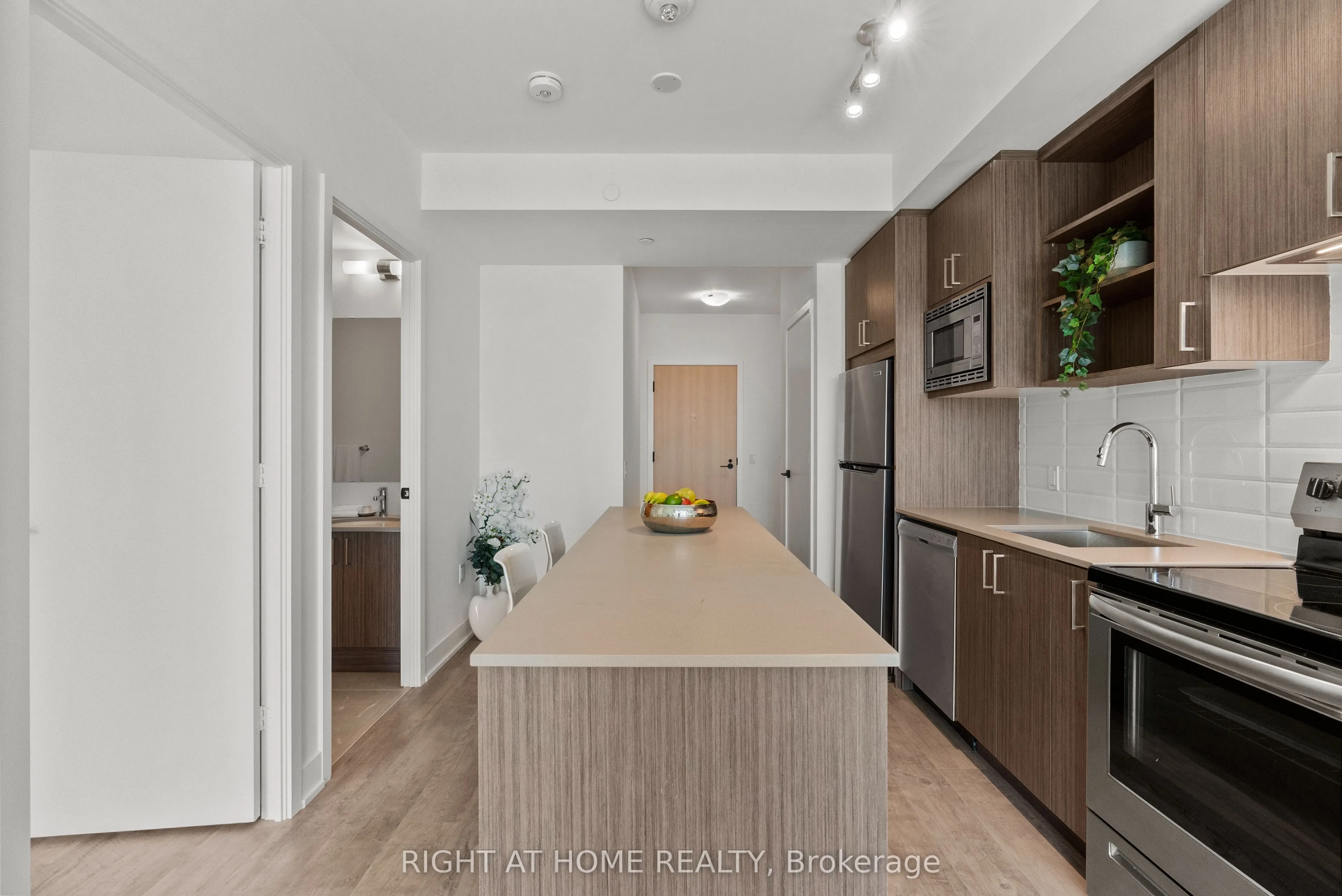 60 George Butchart Drive, #509