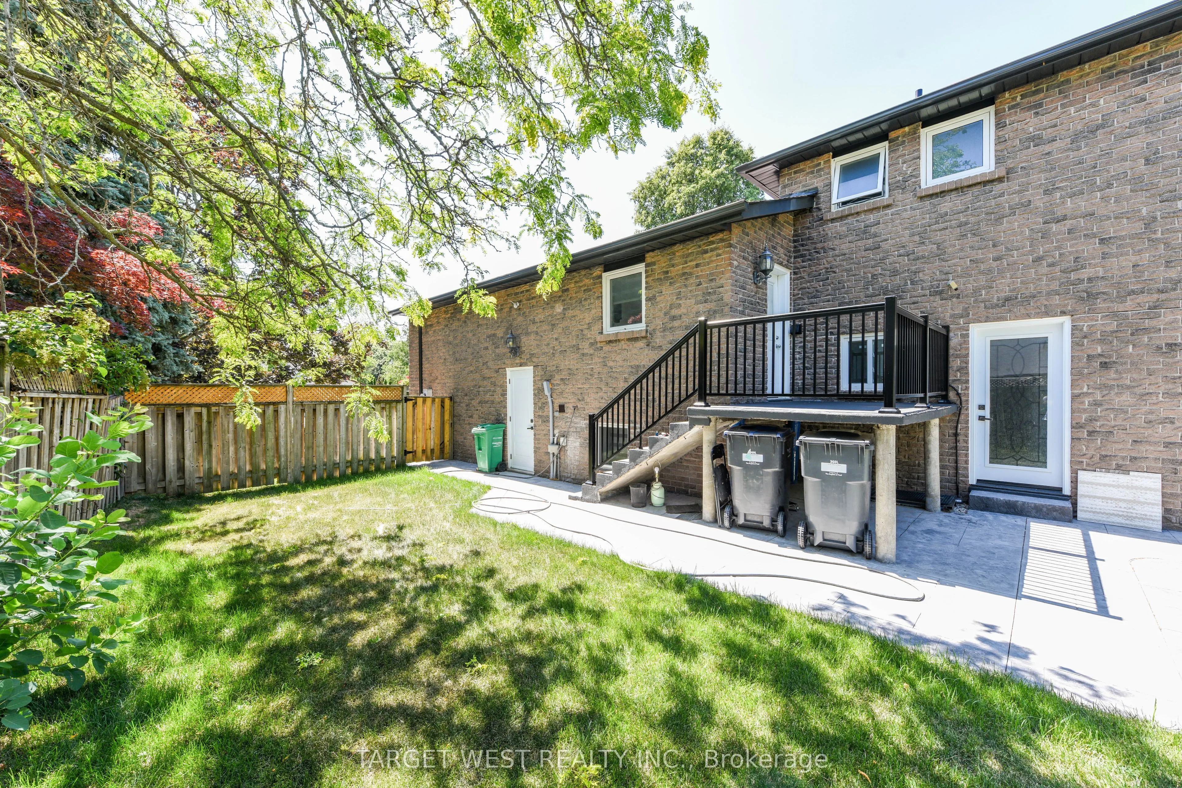 1263 Crestdale Road