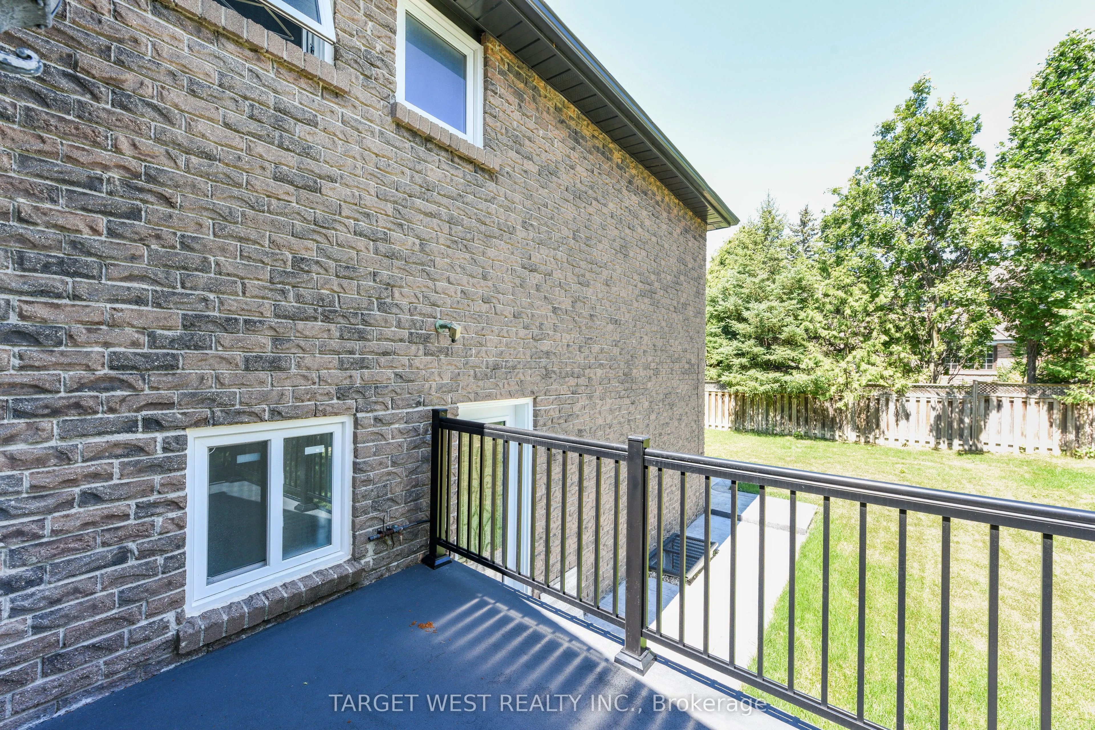 1263 Crestdale Road