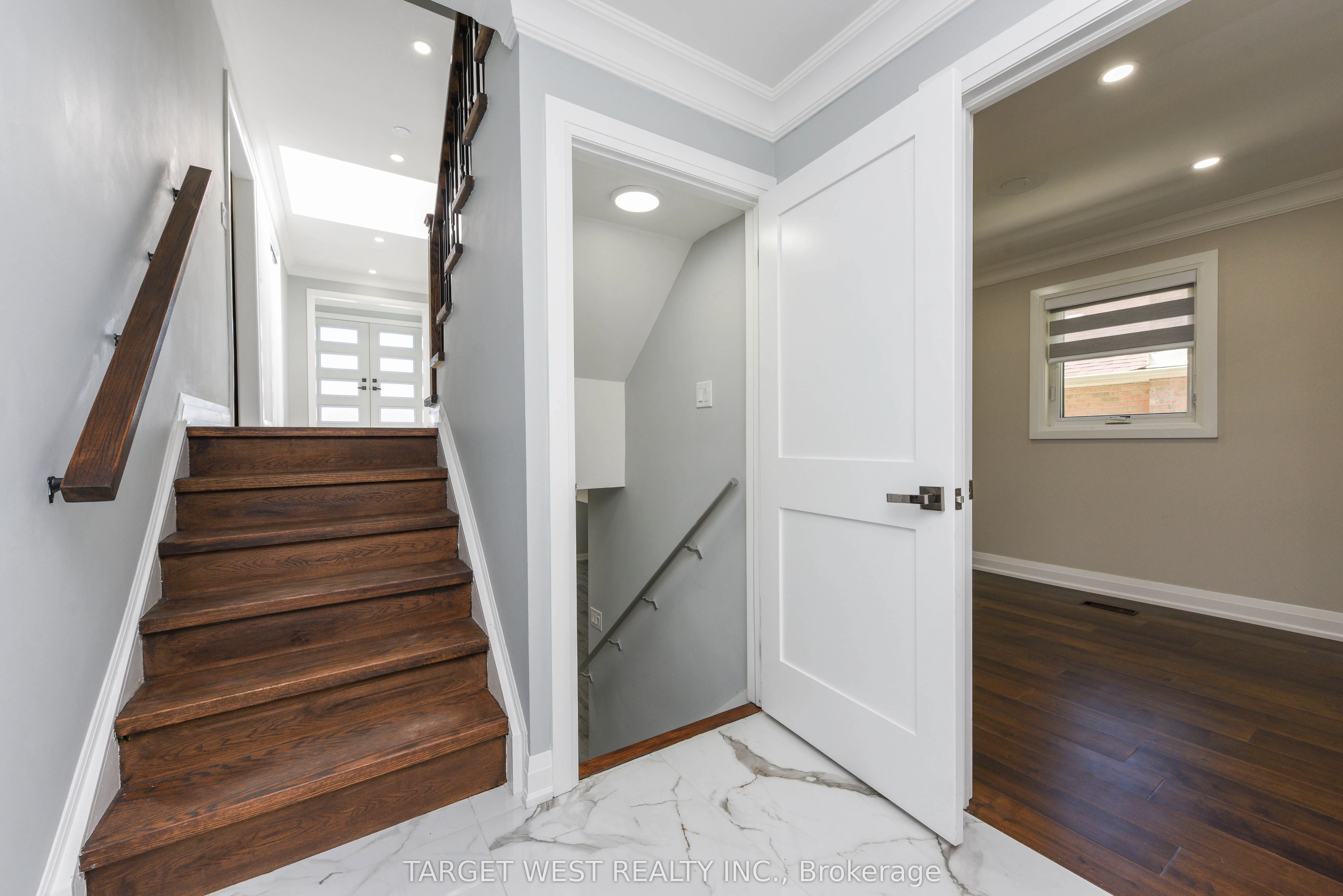 1263 Crestdale Road