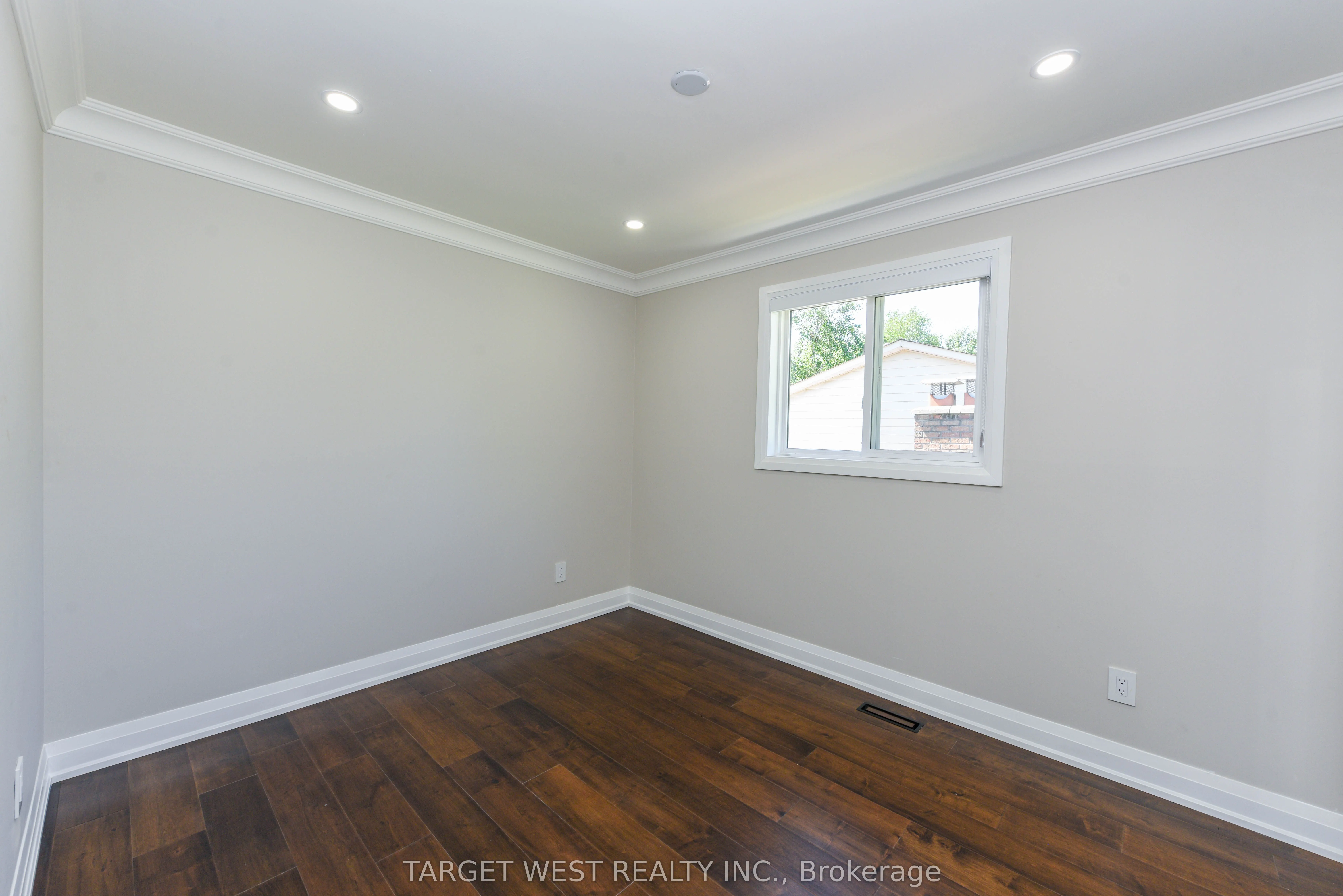 1263 Crestdale Road